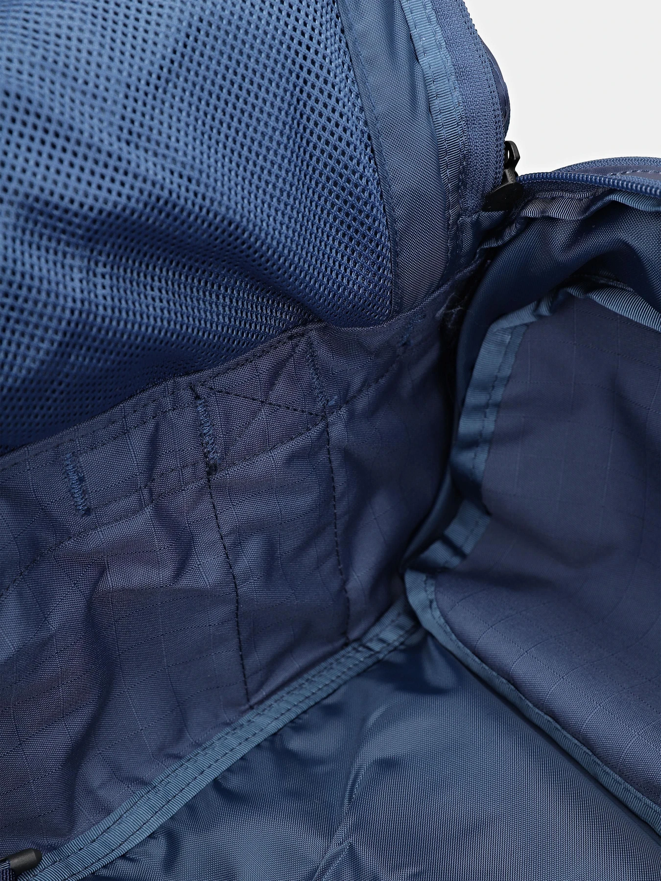 Дорожные сумки и чемоданы The North Face Base Camp Voyager Duffel 32l модель NF0A52RR9261 Дорожные сумки и чемоданы The North Face Base Camp Voyager Duffel 32l модель NF0A52RR9261 Фото