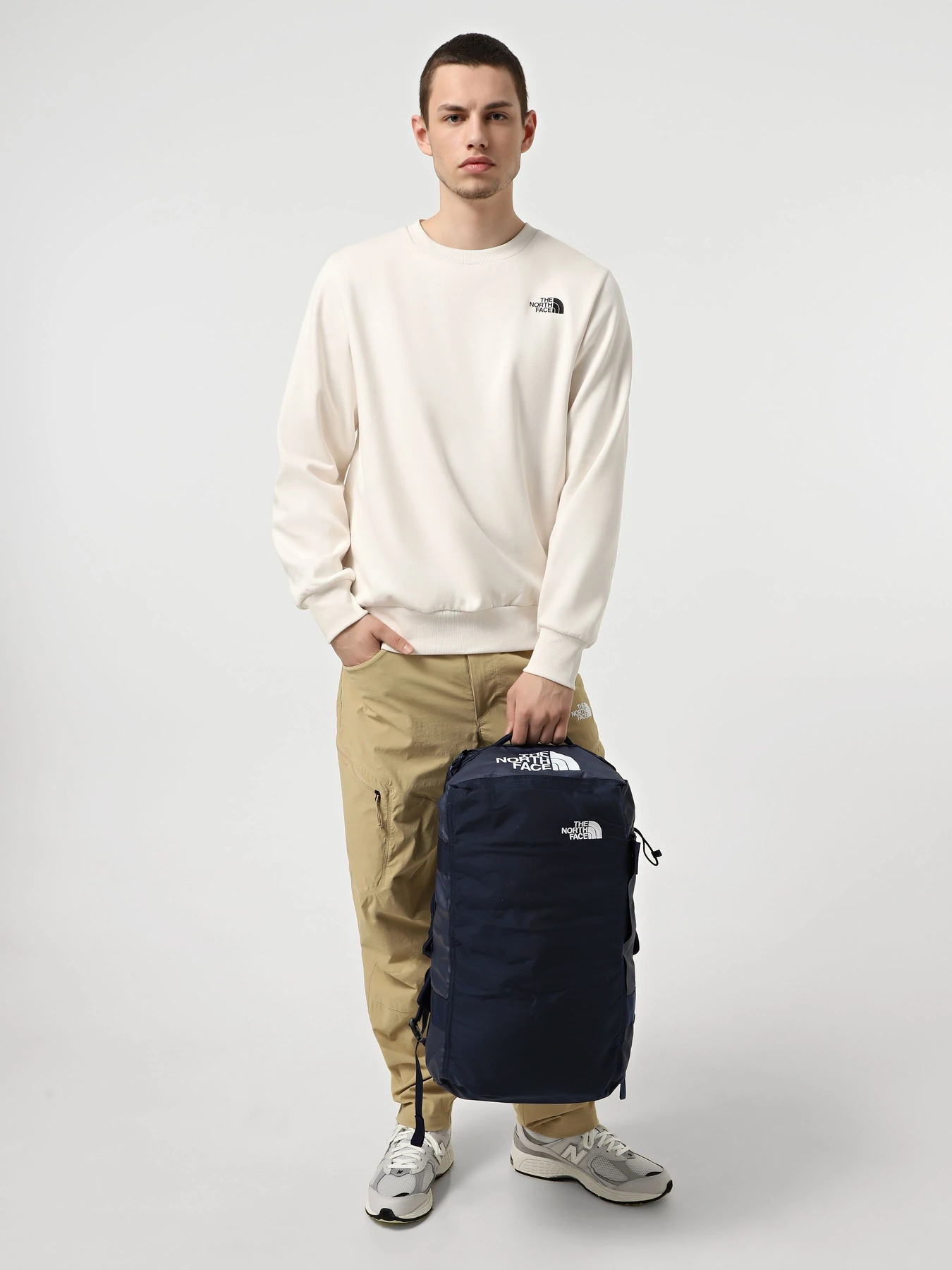 Дорожные сумки и чемоданы The North Face Base Camp Voyager Duffel 32l модель NF0A52RR9261 Дорожные сумки и чемоданы The North Face Base Camp Voyager Duffel 32l модель NF0A52RR9261 Фото