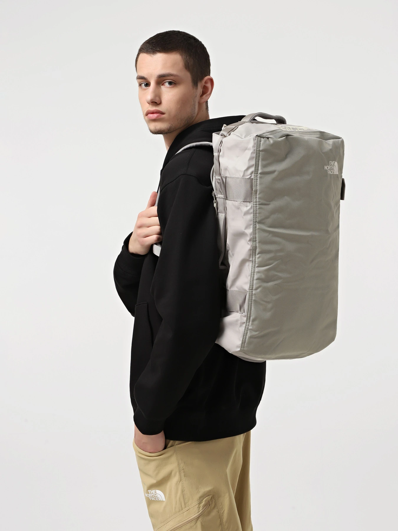 Дорожные сумки и чемоданы The North Face Base Camp Voyager Duffel 32l модель NF0A52RR7J41 Дорожные сумки и чемоданы The North Face Base Camp Voyager Duffel 32l модель NF0A52RR7J41 Фото