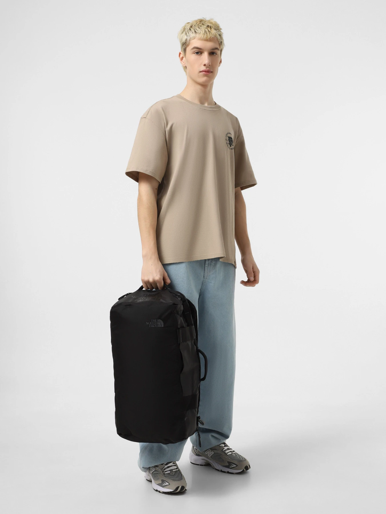 Дорожные сумки и чемоданы The North Face Base Camp Voyager Duffel 32l модель NF0A52RRKT01 Дорожные сумки и чемоданы The North Face Base Camp Voyager Duffel 32l модель NF0A52RRKT01 Фото