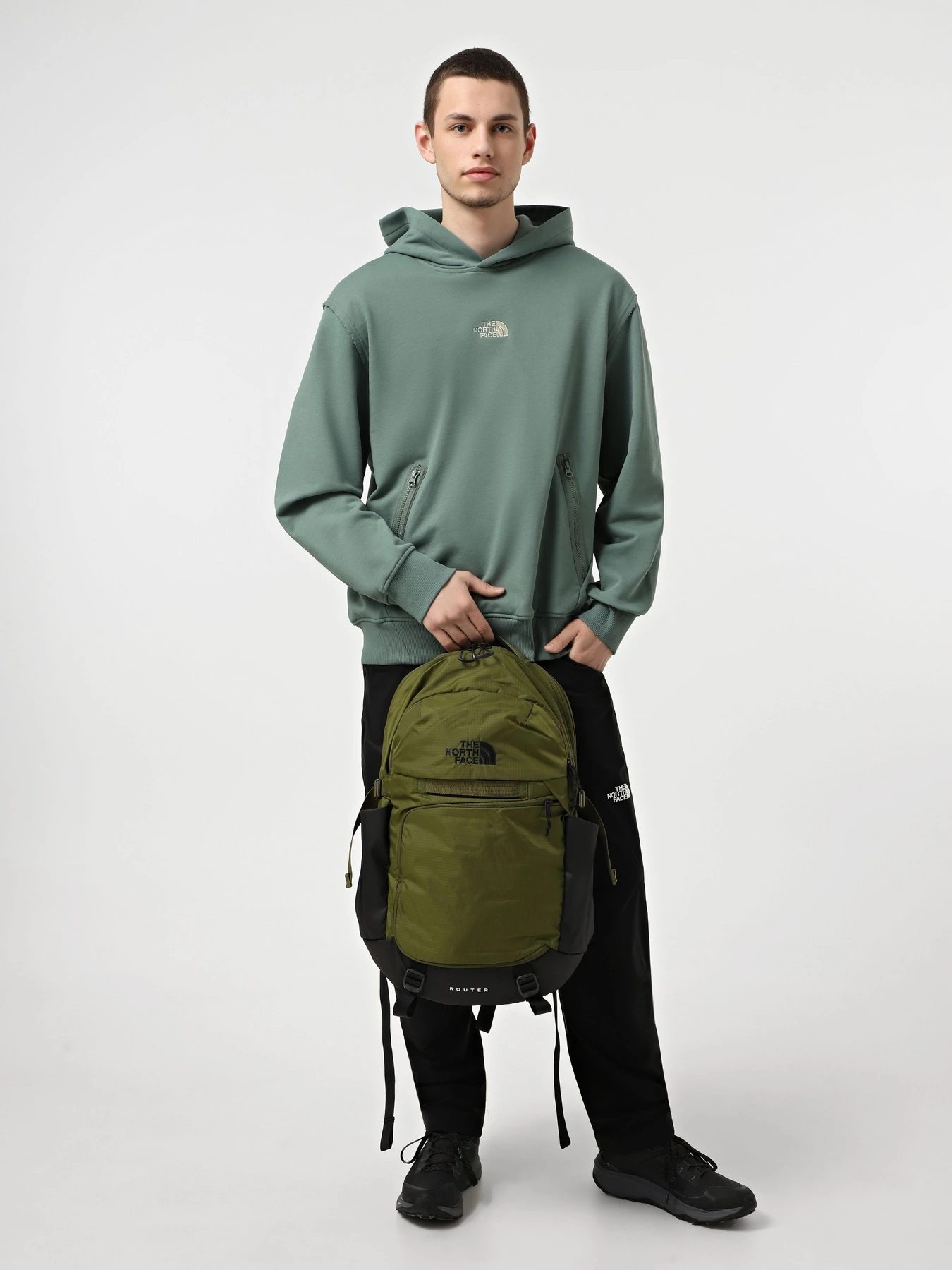 Рюкзаки The North Face Router 40L модель NF0A52SF4FR1 Рюкзаки The North Face Router 40L модель NF0A52SF4FR1 Фото