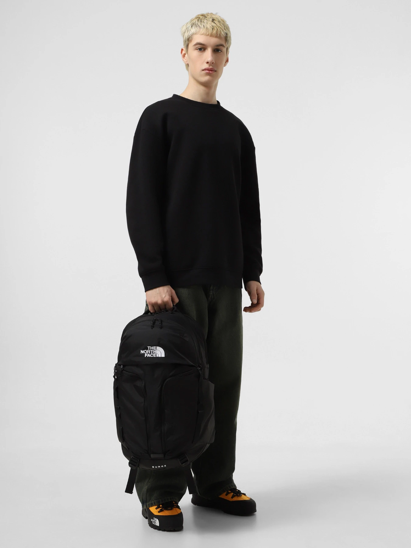 Рюкзаки The North Face Surge 31L модель NF0A52SG4HF1 Рюкзаки The North Face Surge 31L модель NF0A52SG4HF1 Фото