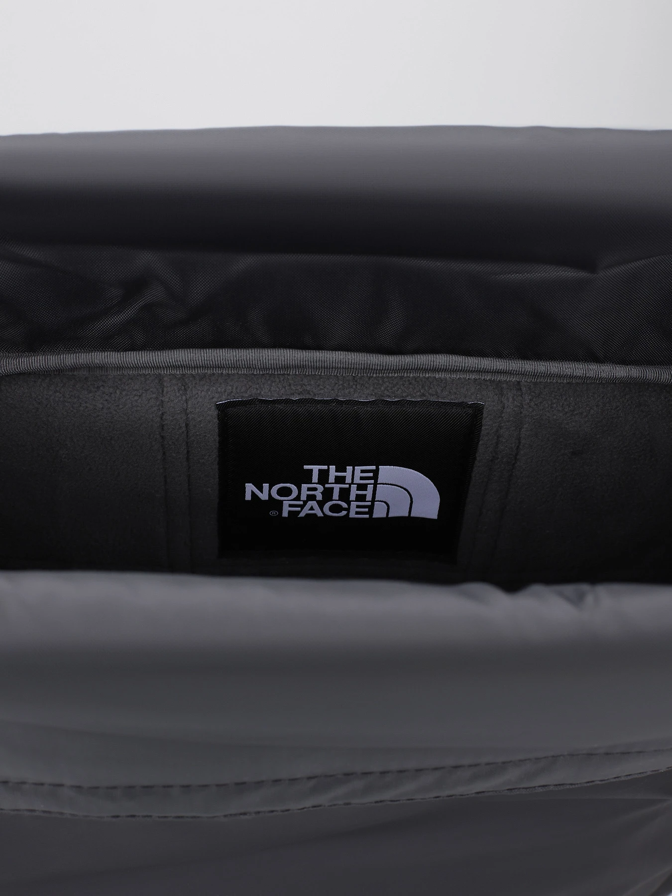 Рюкзаки The North Face Base Camp Voyager 25L модель NF0A81DO53R1 Фото