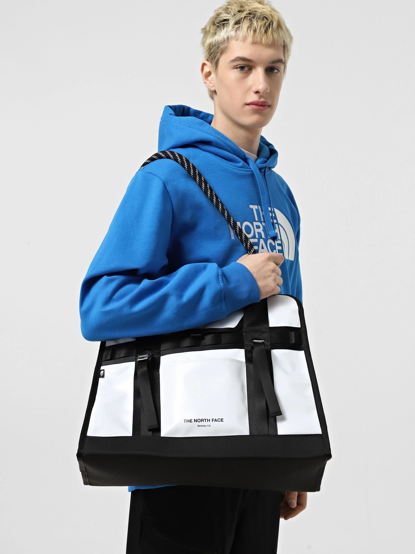 Сумки The North Face Base Camp 18L модель NF0A8C02LA91 Сумки The North Face Base Camp 18L модель NF0A8C02LA91 Фото