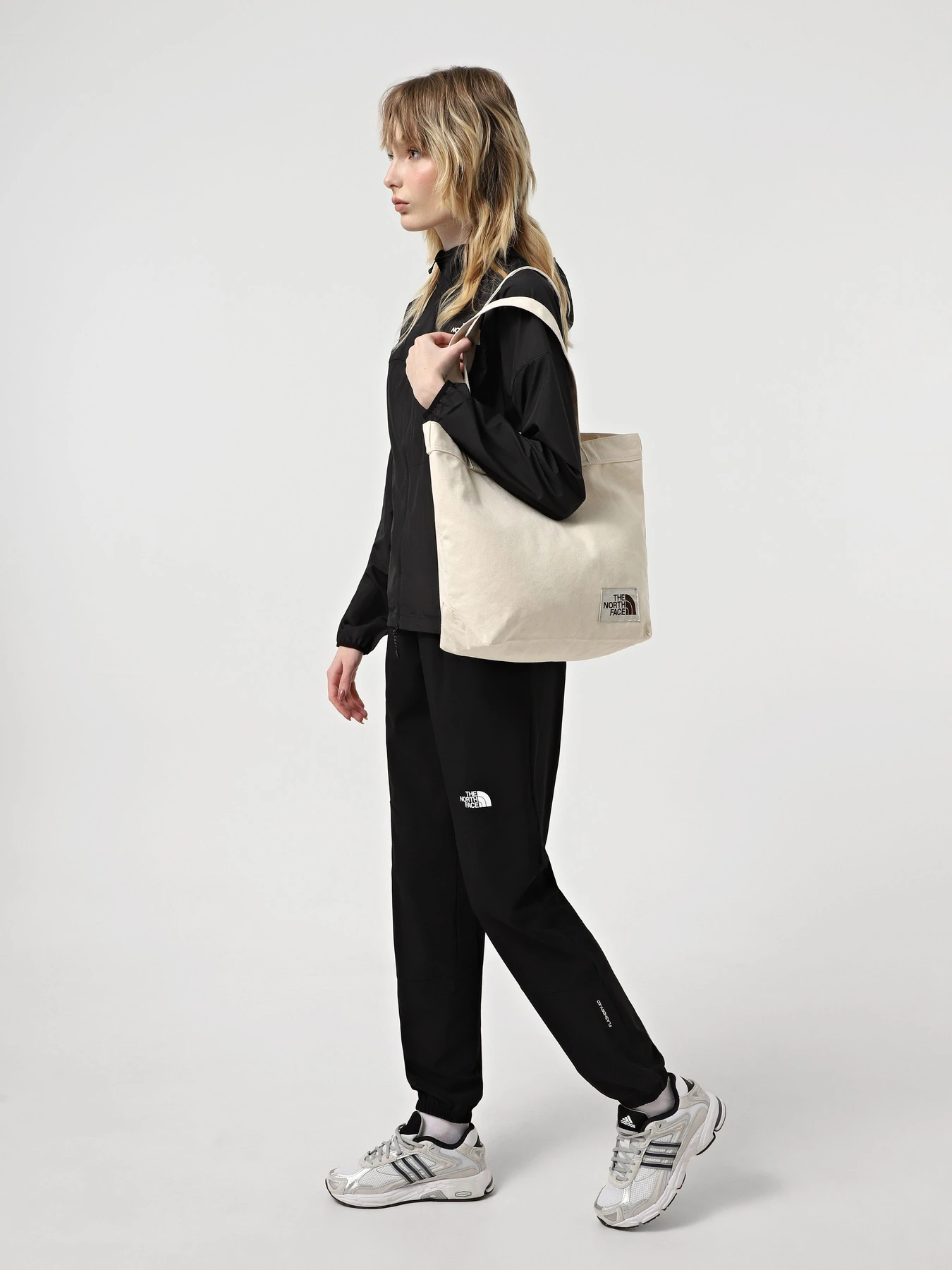Сумки The North Face Cotton 17 L модель NF0A3VWQBUO1 Сумки The North Face Cotton 17 L модель NF0A3VWQBUO1 Фото