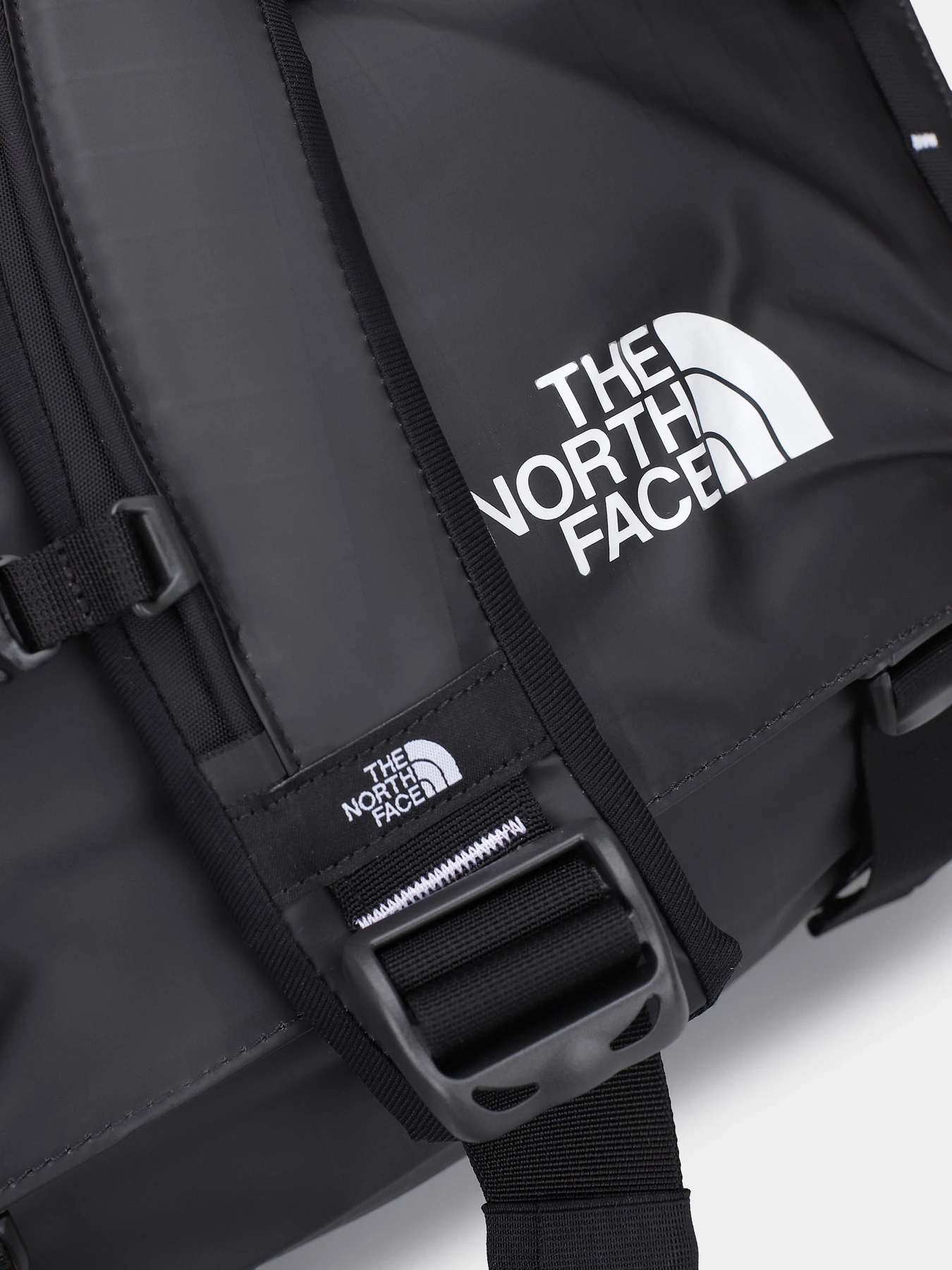 Сумки The North Face Base Camp Voyager 12 L модель NF0A81DP53R1 Фото