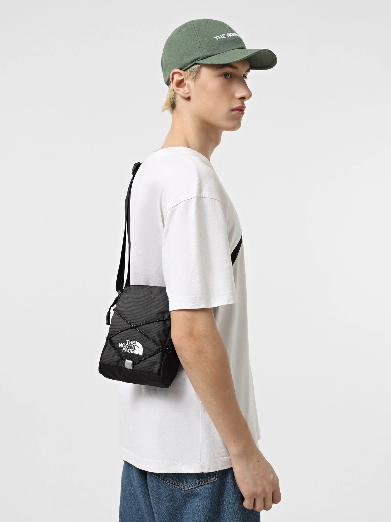 Сумки The North Face Jester 12L модель NF0A52UC0IO1 Сумки The North Face Jester 12L модель NF0A52UC0IO1 Фото