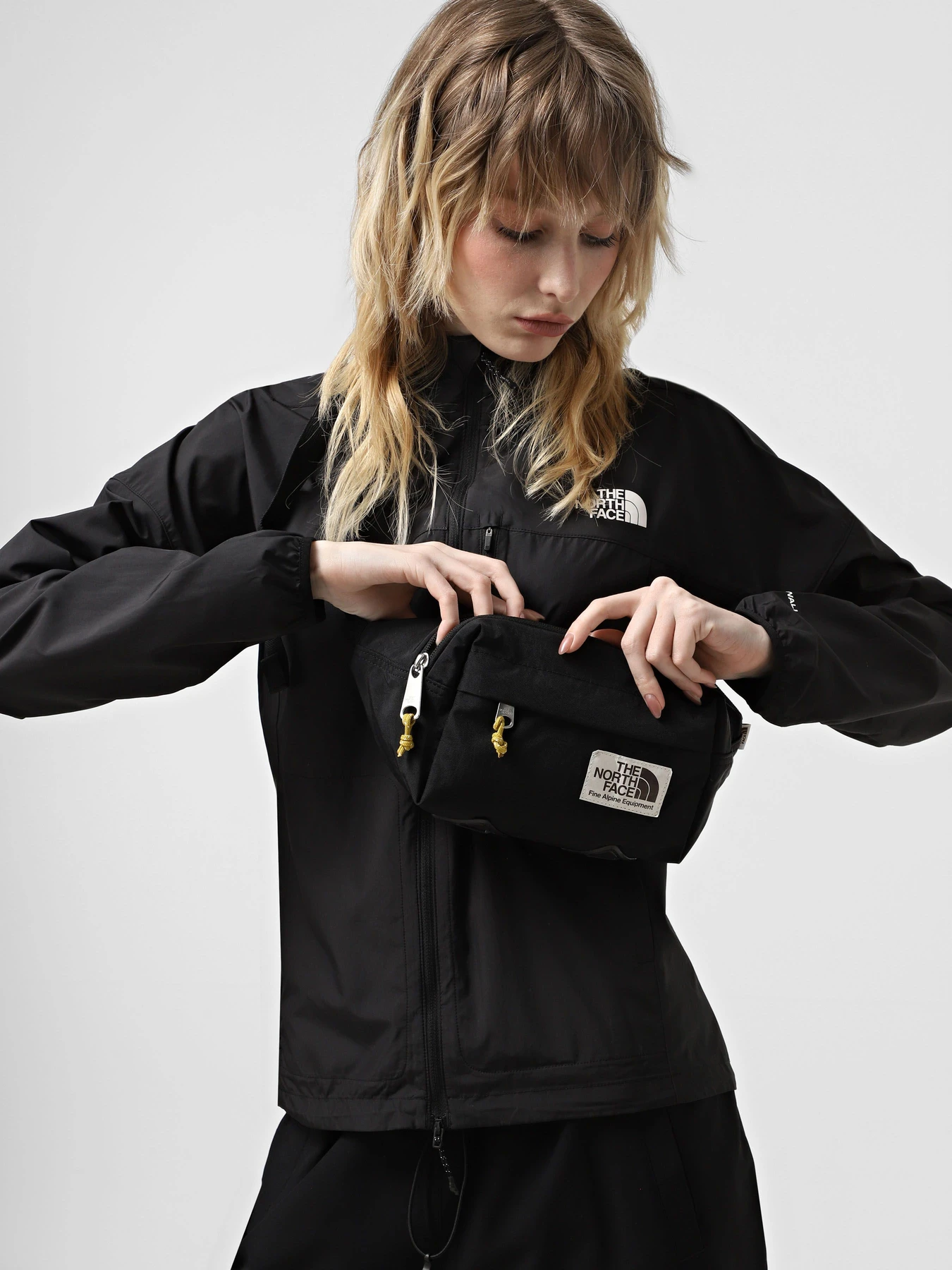 Сумки The North Face Berkeley Lumbar 4 L модель NF0A52VUASX1 Сумки The North Face Berkeley Lumbar 4 L модель NF0A52VUASX1 Фото