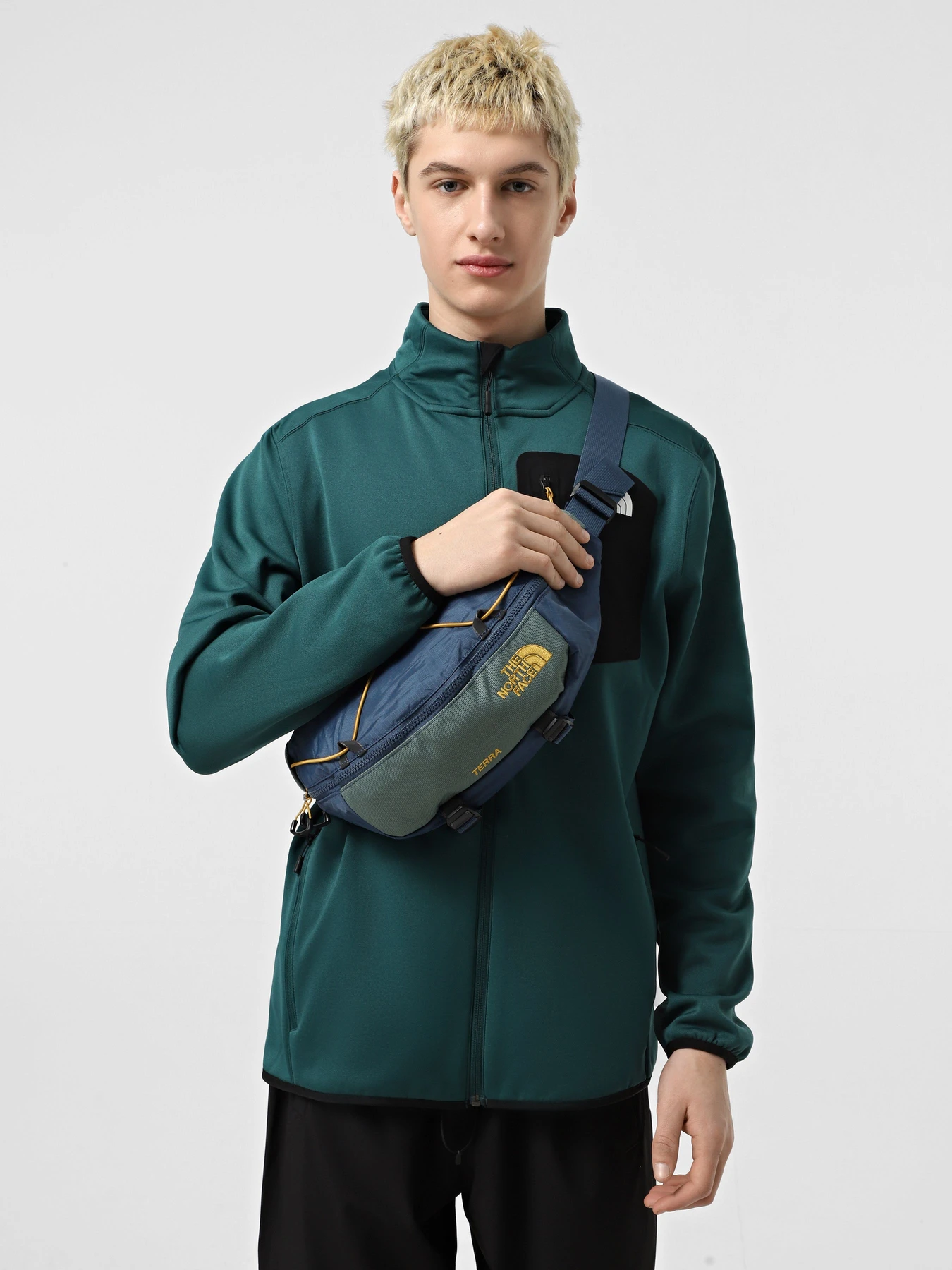 Сумки The North Face Terra Lumbar 6l модель NF0A81ENBI01 Фото