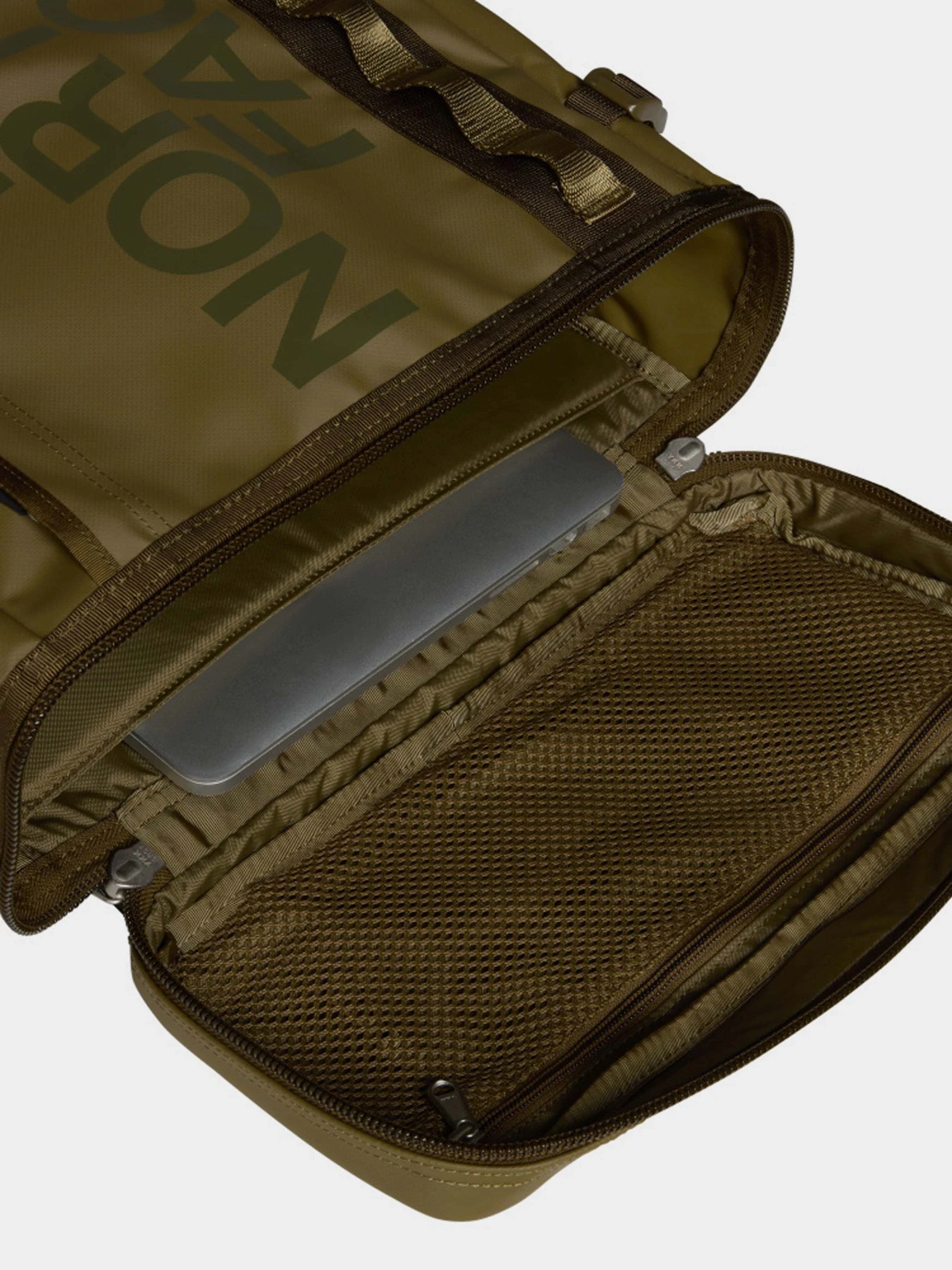 Рюкзаки The North Face Base Camp Fuse 30L модель NF0A3KVRC7E1 Фото