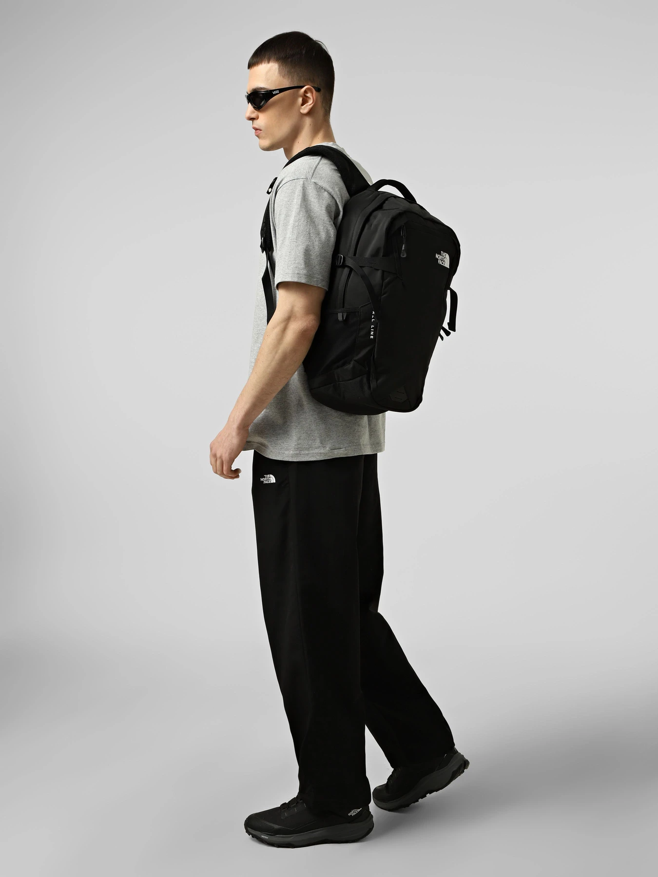 Рюкзаки The North Face FALL LINE модель NF0A3KX74H01 Рюкзаки The North Face FALL LINE модель NF0A3KX74H01 Фото