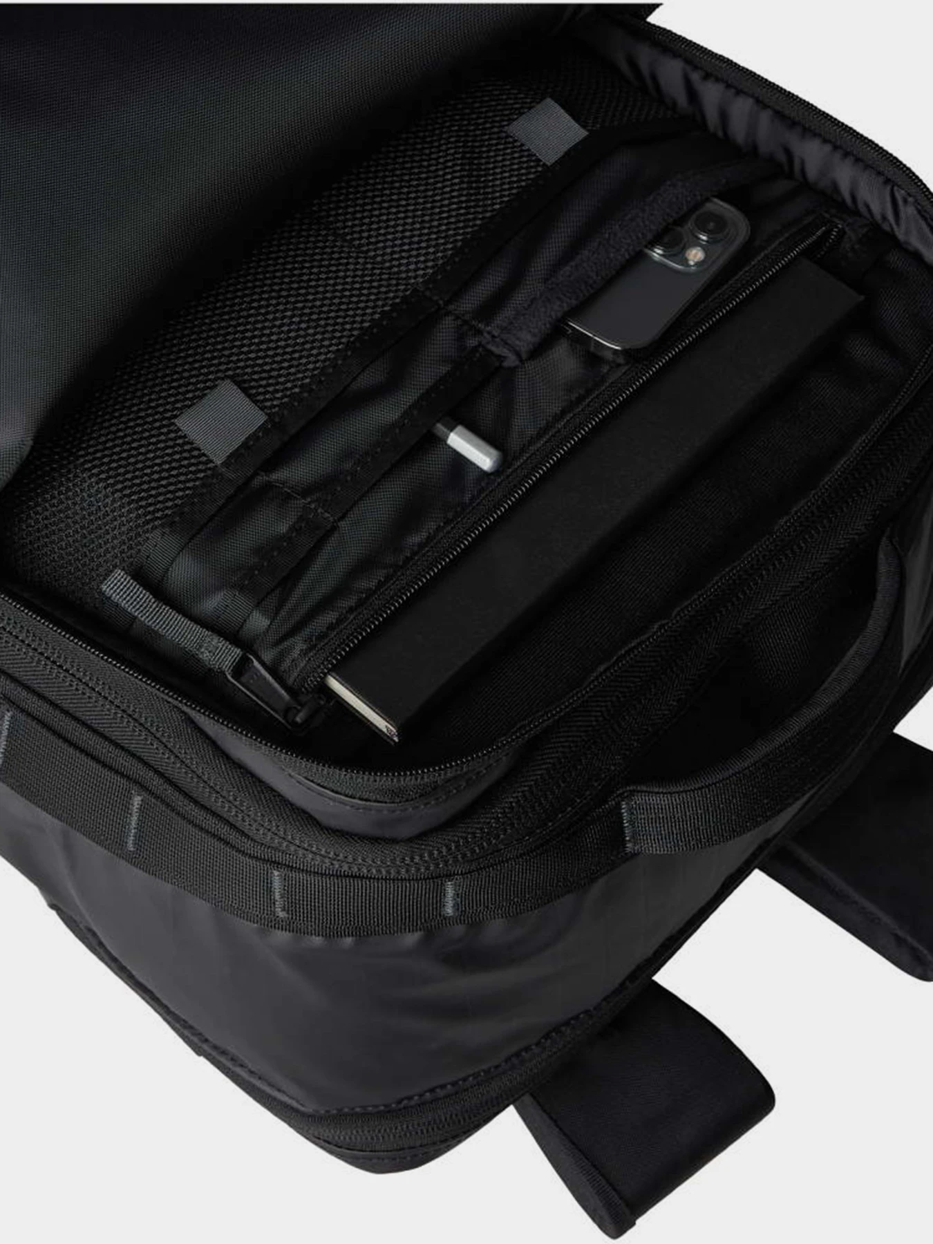 Рюкзаки The North Face BASE CAMP VOYAGER TRAVEL PACK модель NF0A81DNKT01 Рюкзаки The North Face BASE CAMP VOYAGER TRAVEL PACK модель NF0A81DNKT01 Фото
