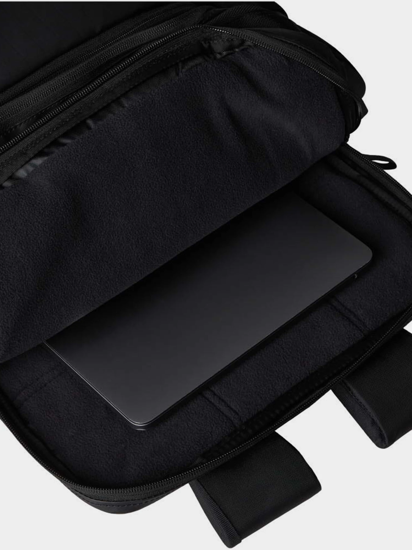 Рюкзаки The North Face BASE CAMP VOYAGER TRAVEL PACK модель NF0A81DNKT01 Рюкзаки The North Face BASE CAMP VOYAGER TRAVEL PACK модель NF0A81DNKT01 Фото