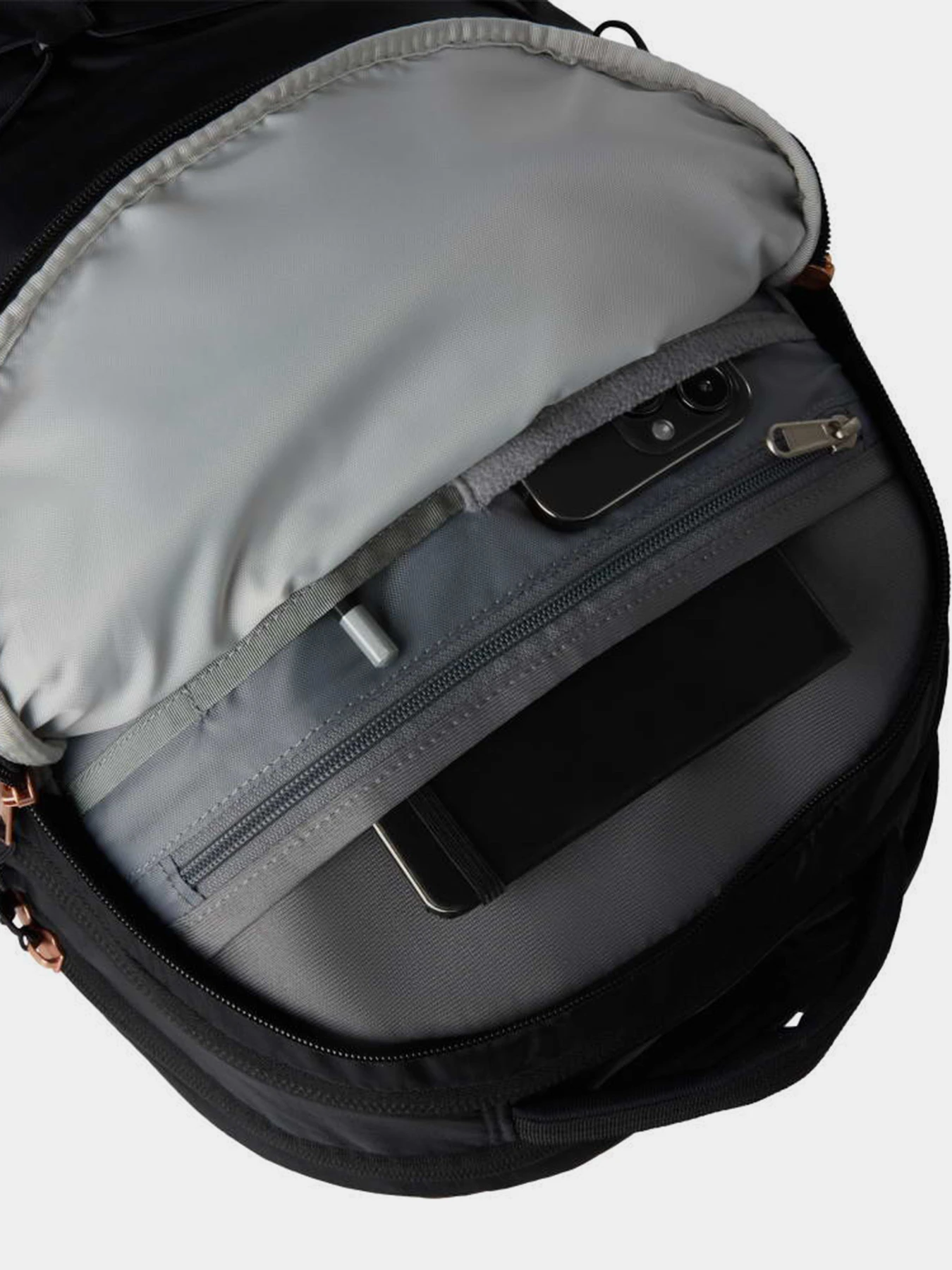 Рюкзаки The North Face W BOREALIS LUXE модель NF0A81E752B1 Рюкзаки The North Face W BOREALIS LUXE модель NF0A81E752B1 Фото