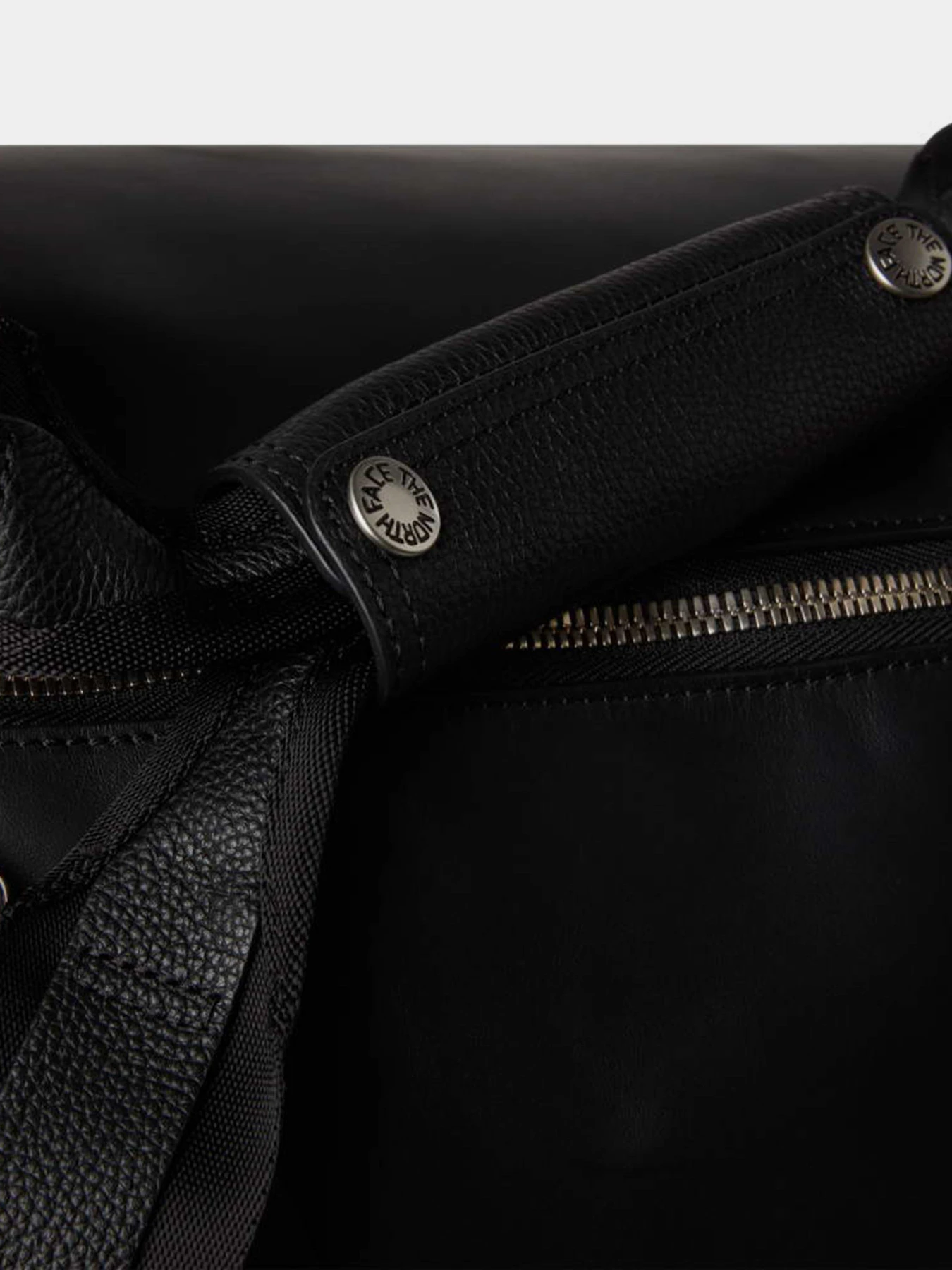 Дорожные сумки и чемоданы The North Face BASE CAMP DUFFEL LEATHER SE модель NF0A8GU5JK31 Фото