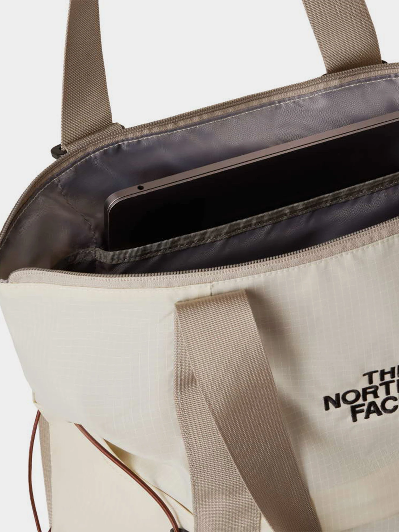 Сумки The North Face BOREALIS TOTE модель NF0A52SVNK51 Сумки The North Face BOREALIS TOTE модель NF0A52SVNK51 Фото
