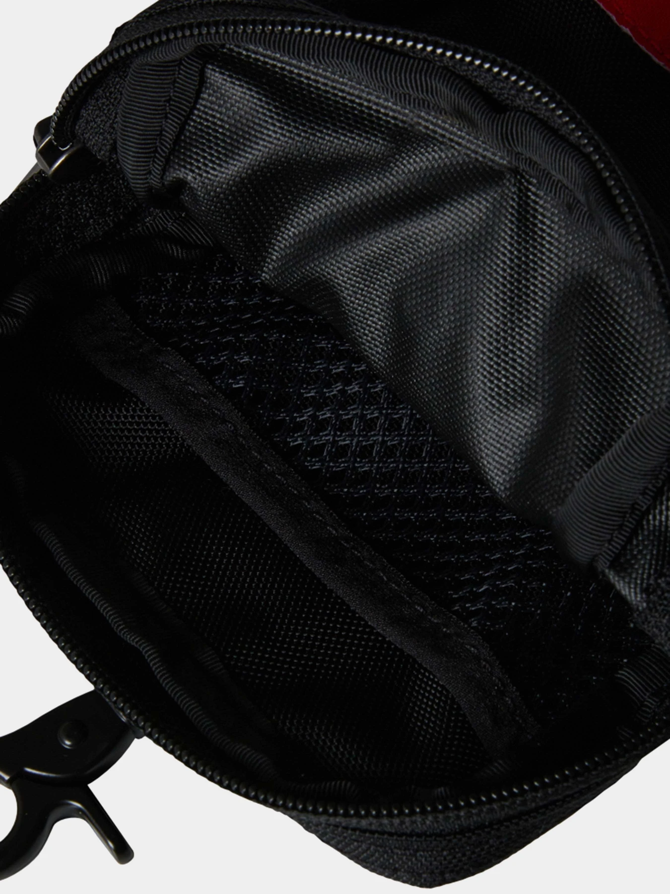 Сумки The North Face TNF RED BOX SMALL CARRY BAG модель NF0A8EG9JK31 Сумки The North Face TNF RED BOX SMALL CARRY BAG модель NF0A8EG9JK31 Фото