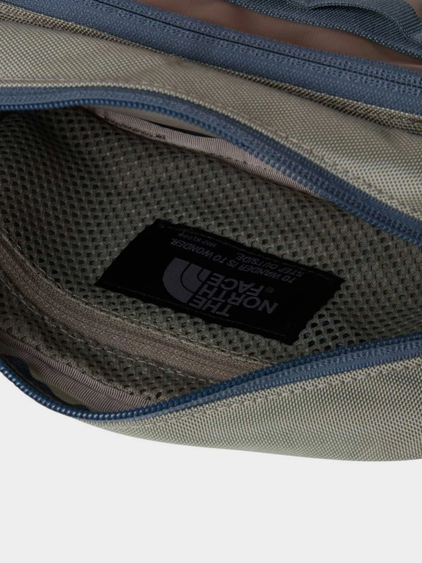 Сумки The North Face BASE CAMP LUMBAR модель NF0A8BK5L451 Сумки The North Face BASE CAMP LUMBAR модель NF0A8BK5L451 Фото