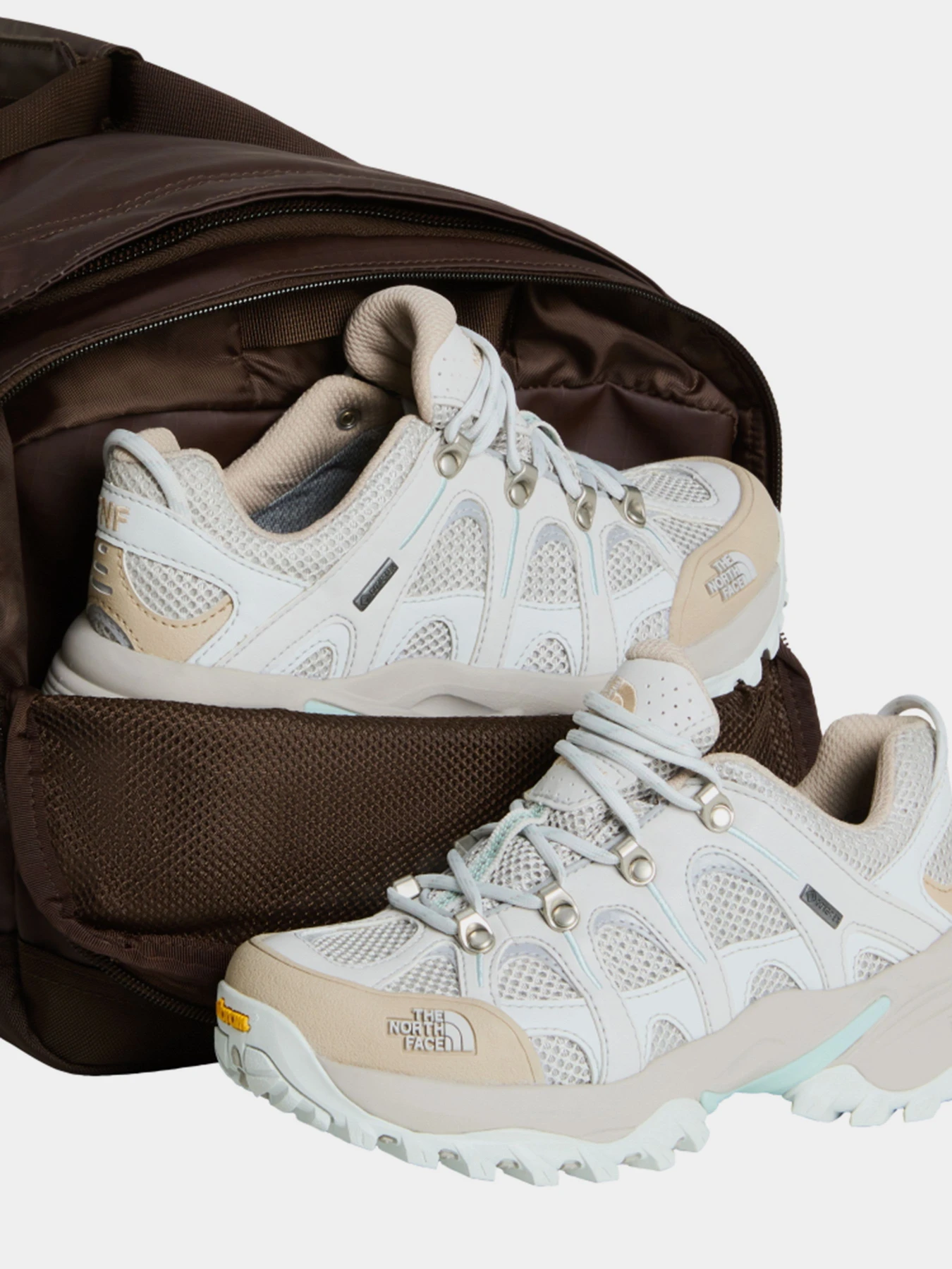 Дорожные сумки и чемоданы The North Face BASE CAMP VOYAGER DUFFEL 42L модель NF0A52RQTGV1 Дорожные сумки и чемоданы The North Face BASE CAMP VOYAGER DUFFEL 42L модель NF0A52RQTGV1 Фото