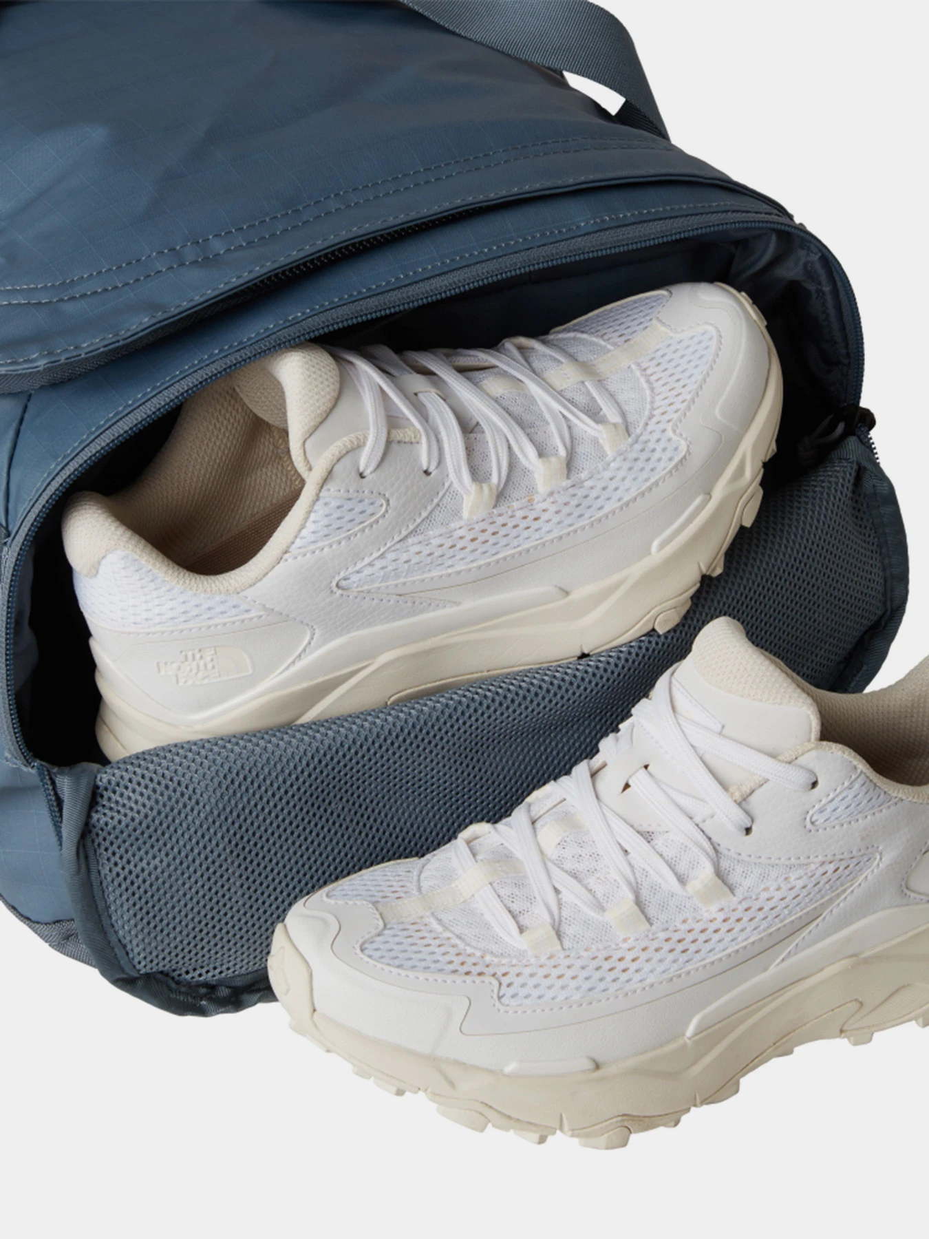 Дорожные сумки и чемоданы The North Face BASE CAMP VOYAGER DUFFEL 42L модель NF0A52RQGKQ1 Дорожные сумки и чемоданы The North Face BASE CAMP VOYAGER DUFFEL 42L модель NF0A52RQGKQ1 Фото
