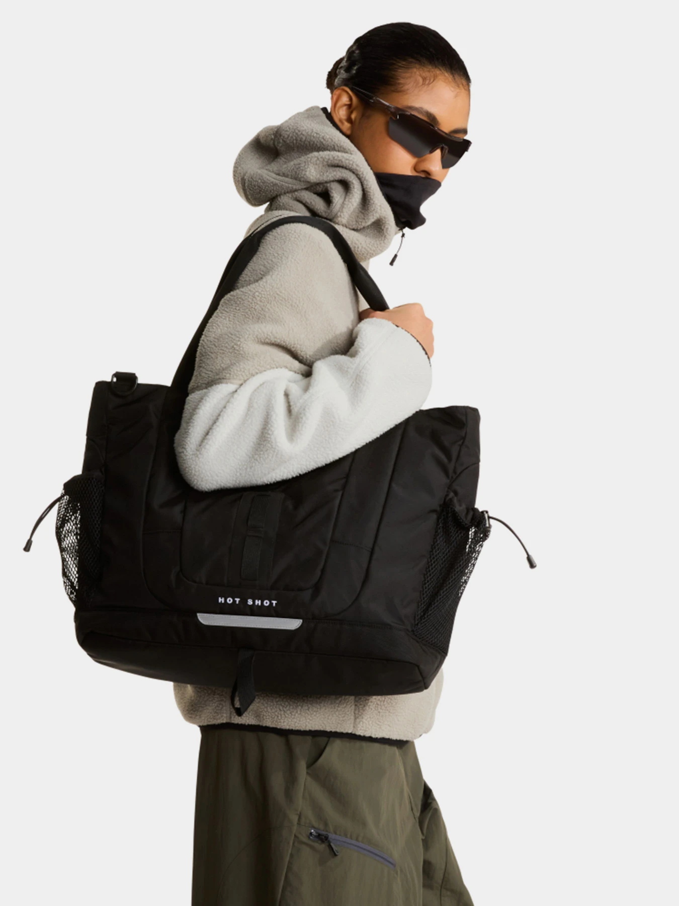 Сумки The North Face HOT SHOT TOTE модель NF0A8JCFJK31 Сумки The North Face HOT SHOT TOTE модель NF0A8JCFJK31 Фото