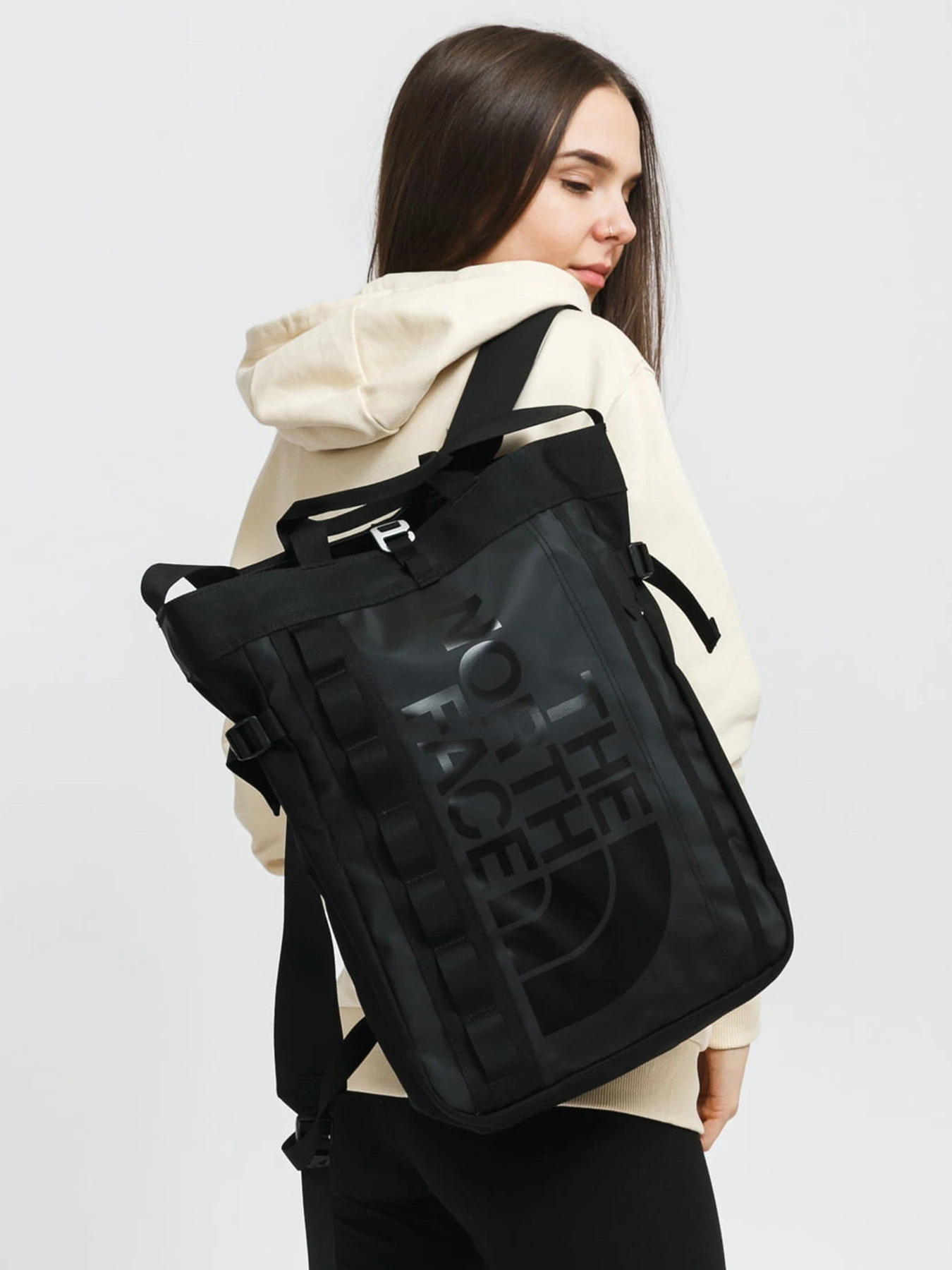 Дорожные сумки и чемоданы The North Face Base Camp Tote модель NF0A3KX2KX71 Фото