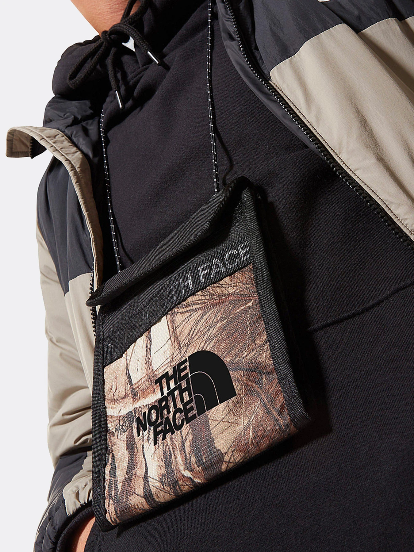Сумки The North Face Bozer Neck Pouch модель NF0A52RZ0AR1 Сумки The North Face Bozer Neck Pouch модель NF0A52RZ0AR1 Фото
