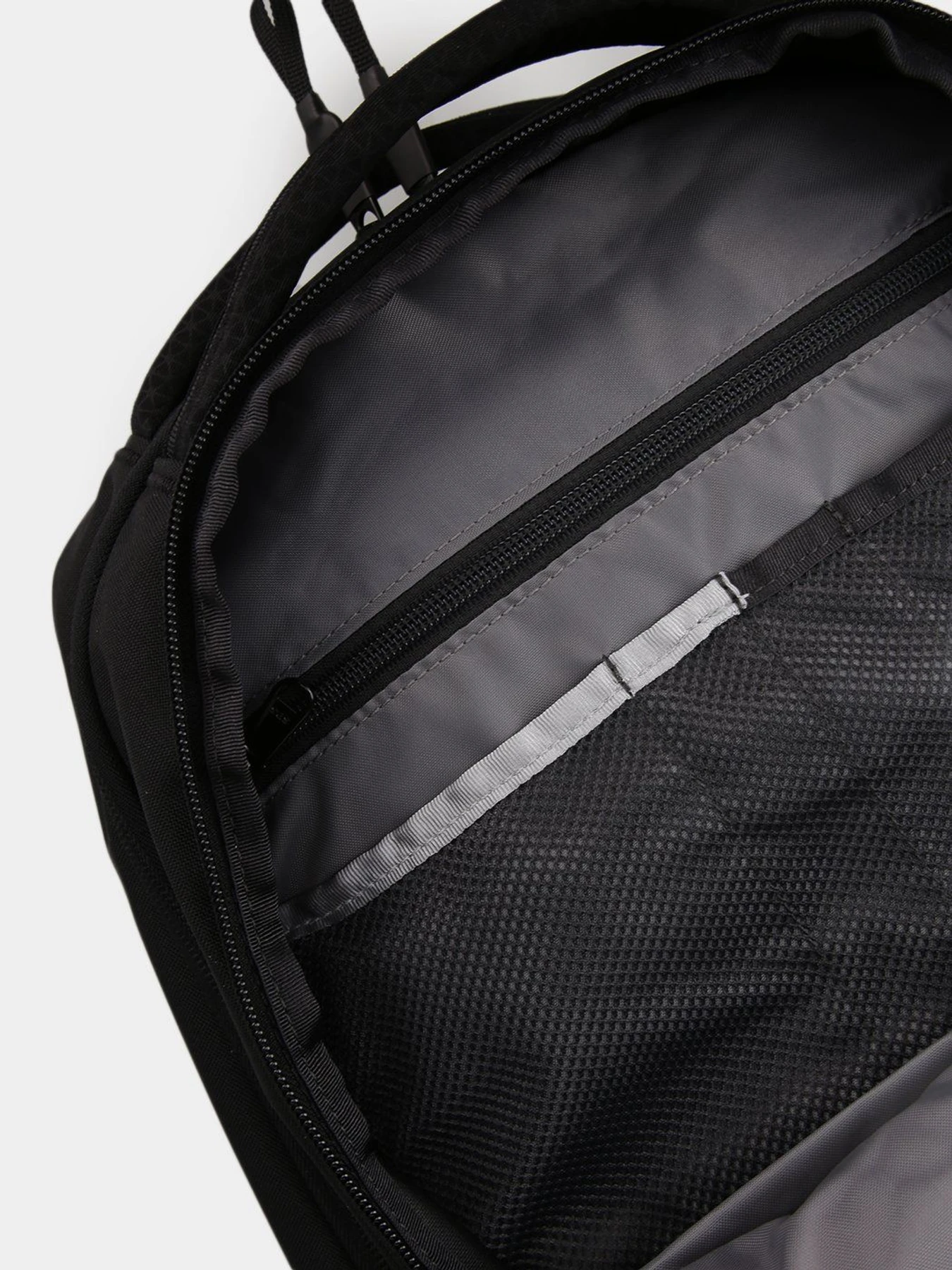 Рюкзаки The North Face Vault модель NF0A3VY2T971 Рюкзаки The North Face Vault модель NF0A3VY2T971 Фото