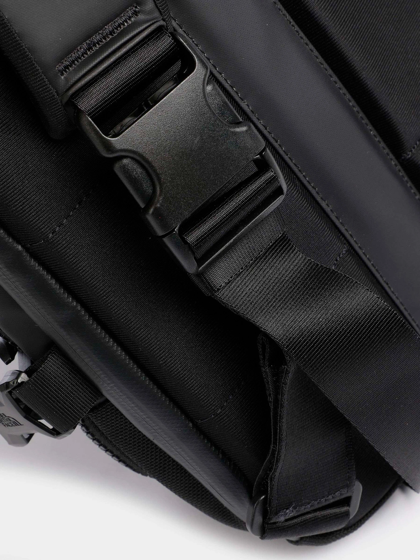 Сумки The North Face Commuter Pack Alt Carry модель NF0A52SXKX71 Сумки The North Face Commuter Pack Alt Carry модель NF0A52SXKX71 Фото