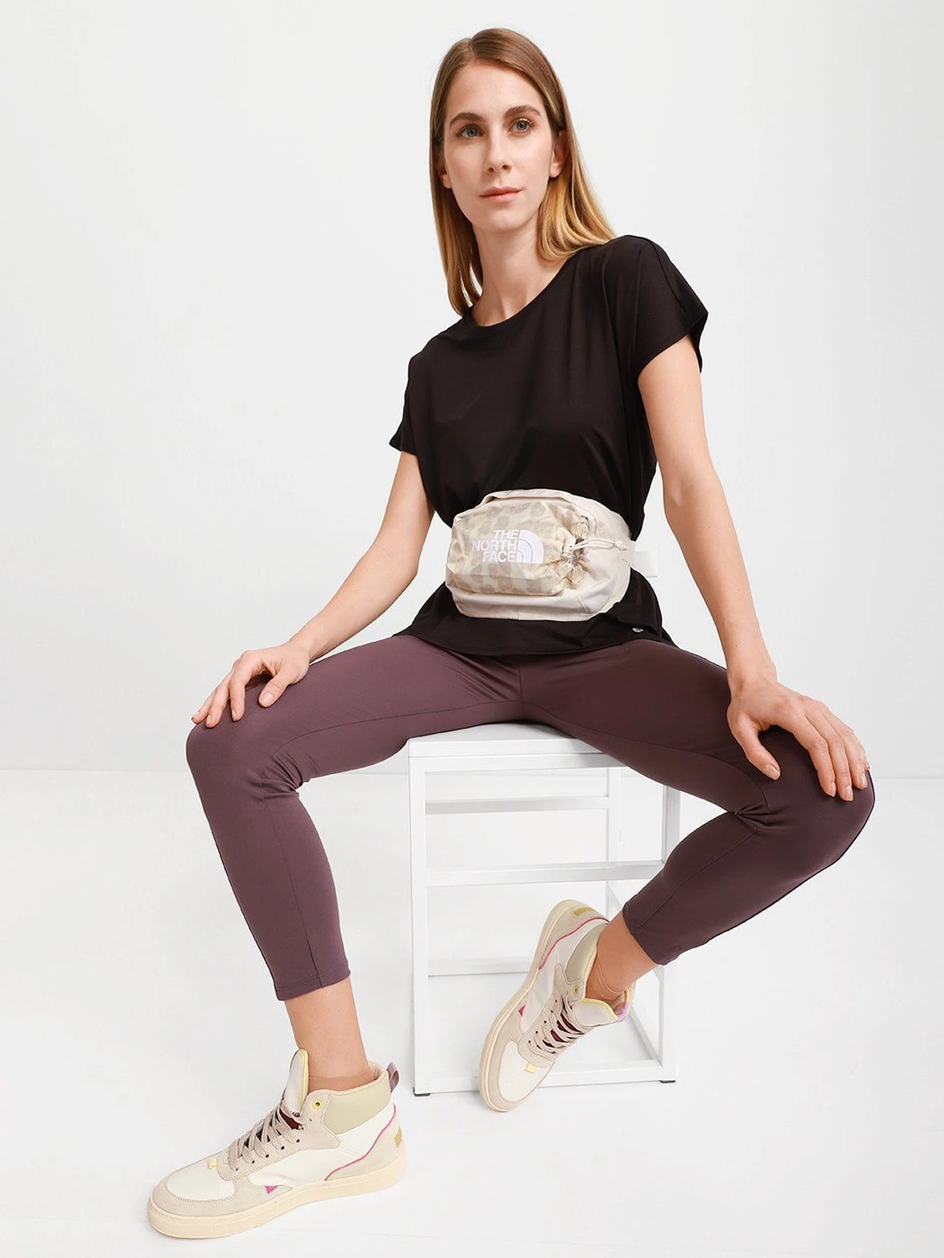 Сумки The North Face Bozer Hip Pack III-L модель NF0A52RW2AM1 Фото