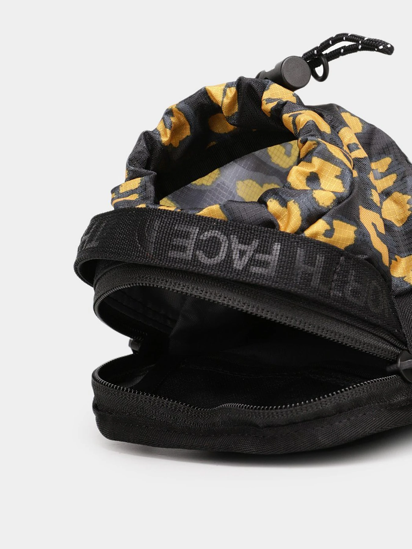 Сумки The North Face Bozer Cross Body модель NF0A52RY28G1 Сумки The North Face Bozer Cross Body модель NF0A52RY28G1 Фото
