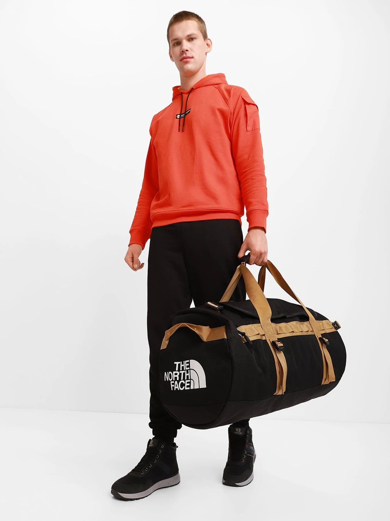 Дорожные сумки и чемоданы The North Face Gilman Duffel модель NF0A4VQ1WVW1 Дорожные сумки и чемоданы The North Face Gilman Duffel модель NF0A4VQ1WVW1 Фото