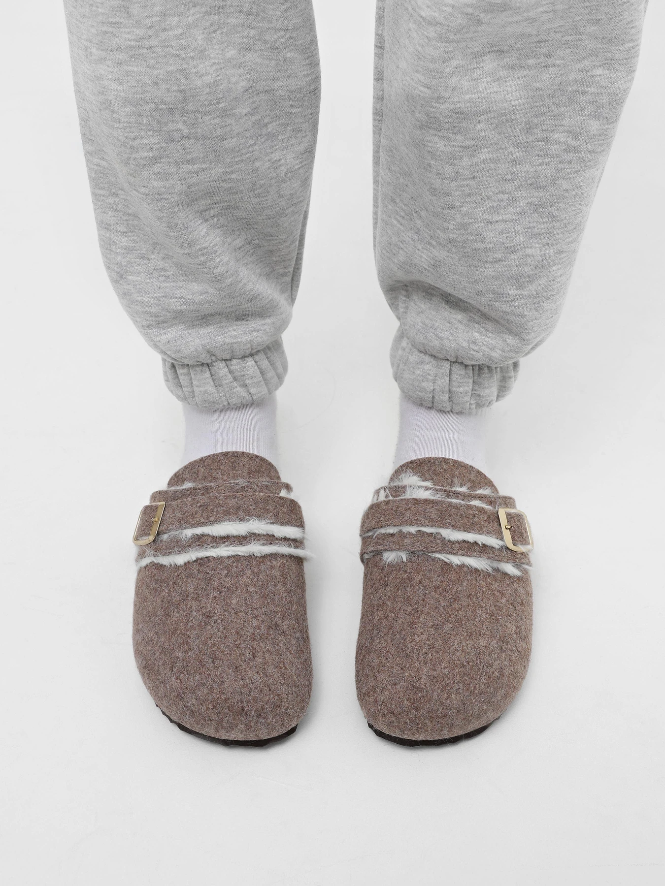 Тапки Geox Brionia модель D36LSB-000NY-C6692 Тапки Geox Brionia модель D36LSB-000NY-C6692 Фото
