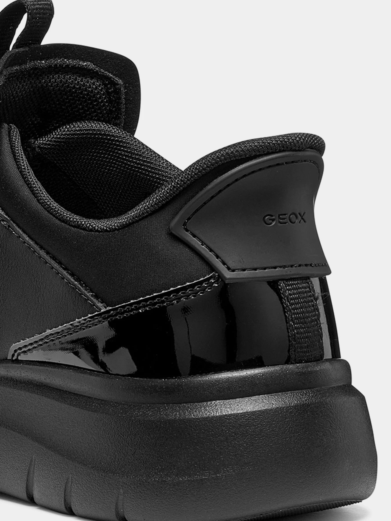 Кроссовки Geox PLUMMERY PLUS модель D680JA-05402-C9999 Кроссовки Geox PLUMMERY PLUS модель D680JA-05402-C9999 Фото