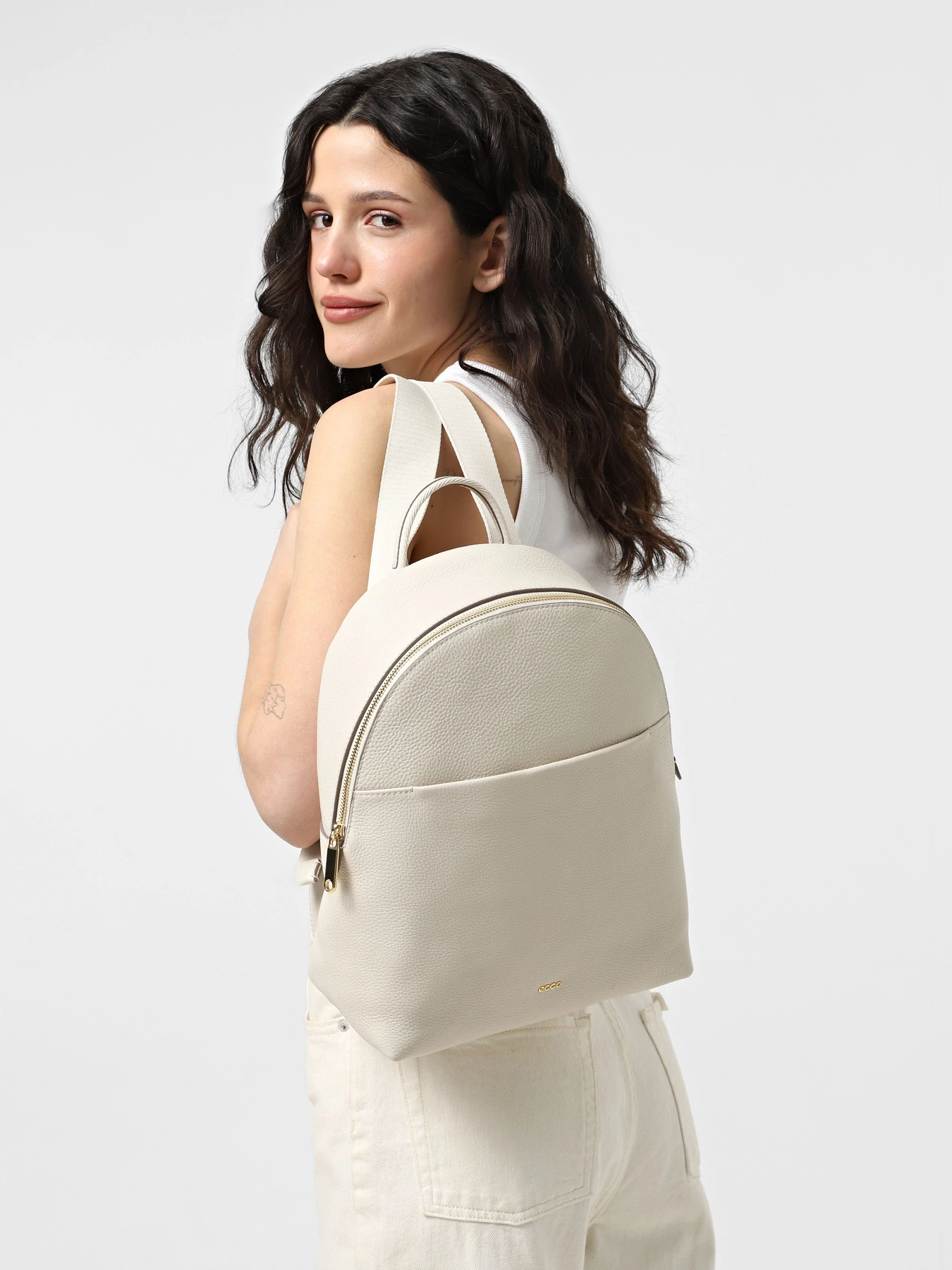 Рюкзаки ECCO ROUND PACK M модель 910779990205 Фото