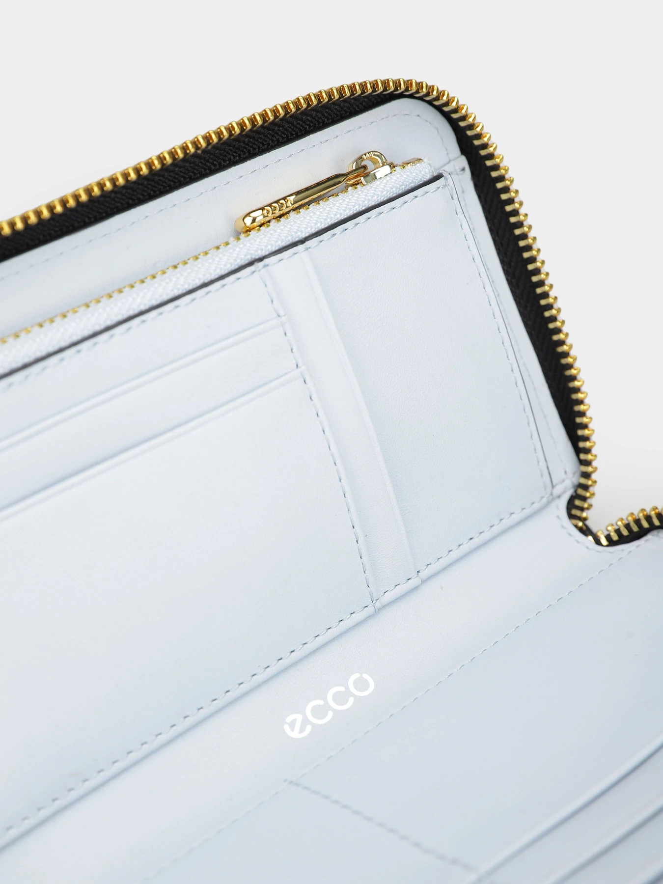 Кошельки ECCO WALLET ZIPPED модель 910802090000 Кошельки ECCO WALLET ZIPPED модель 910802090000 Фото