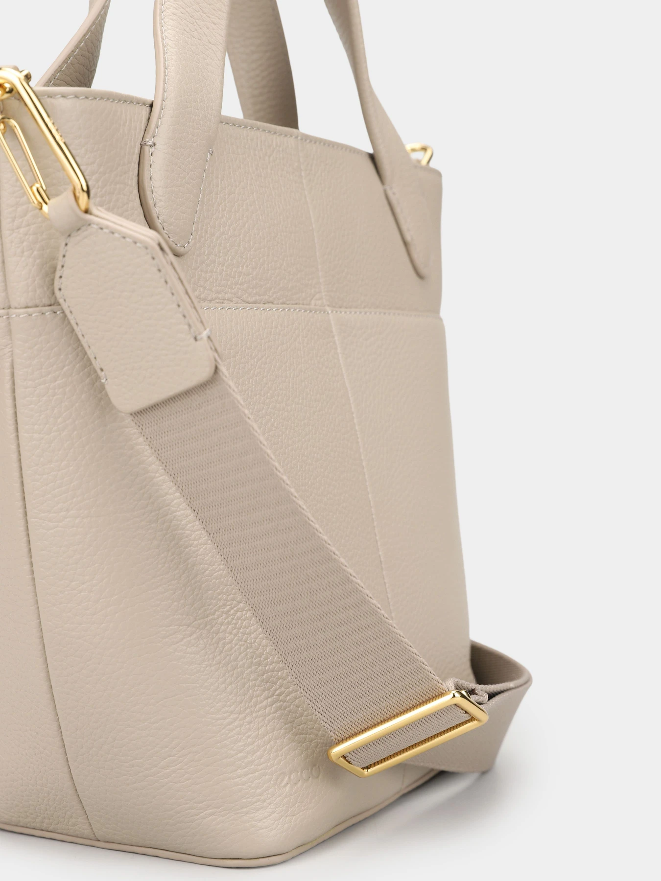 Сумки ECCO ESSENTIAL S модель 910828190017 Сумки ECCO ESSENTIAL S модель 910828190017 Фото