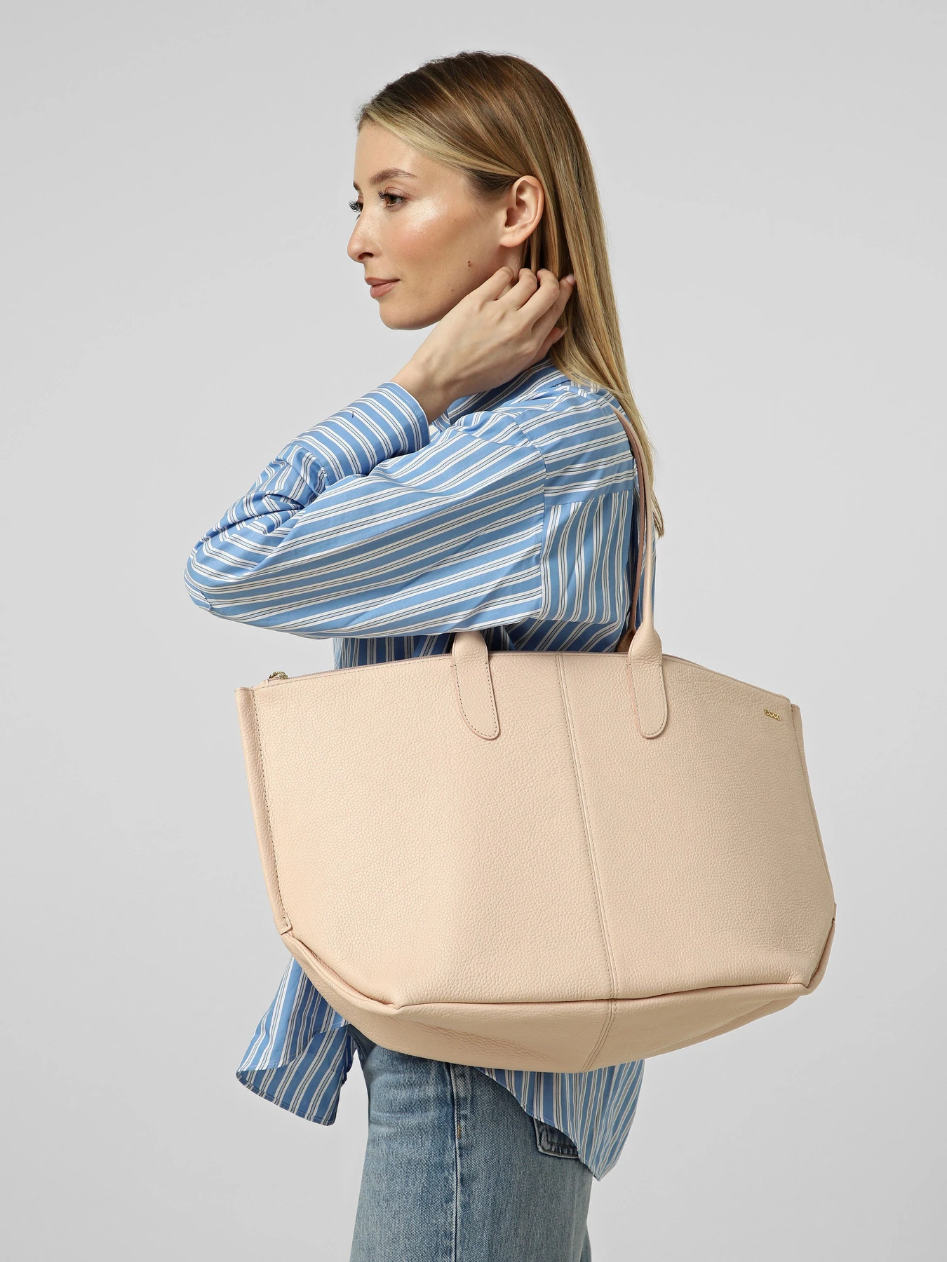 Сумки ECCO GO LIGHT модель 910824890250 Сумки ECCO GO LIGHT модель 910824890250 Фото