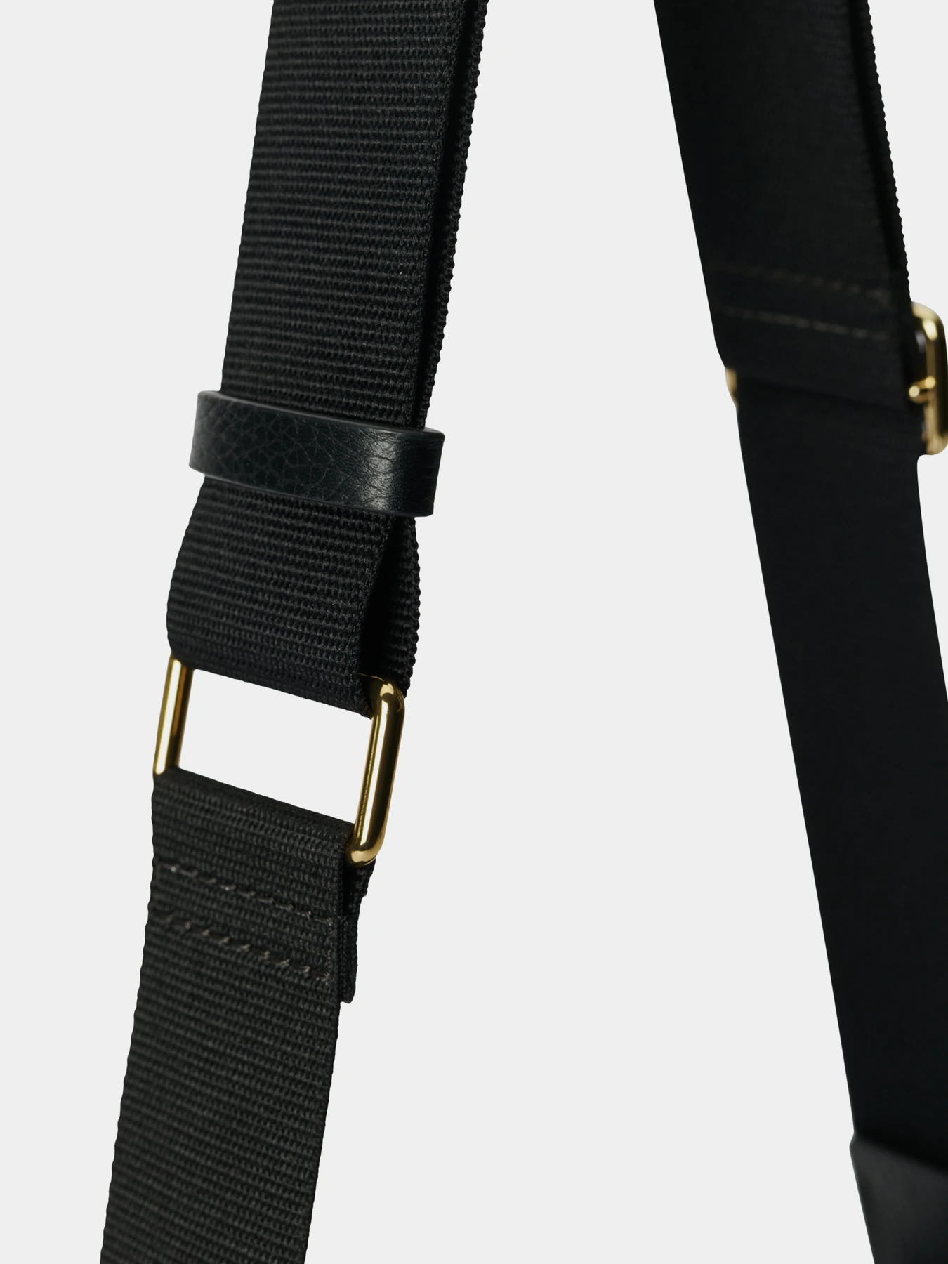 Сумки ECCO ECCO ESSENTIAL модель 910828090000 Сумки ECCO ECCO ESSENTIAL модель 910828090000 Фото
