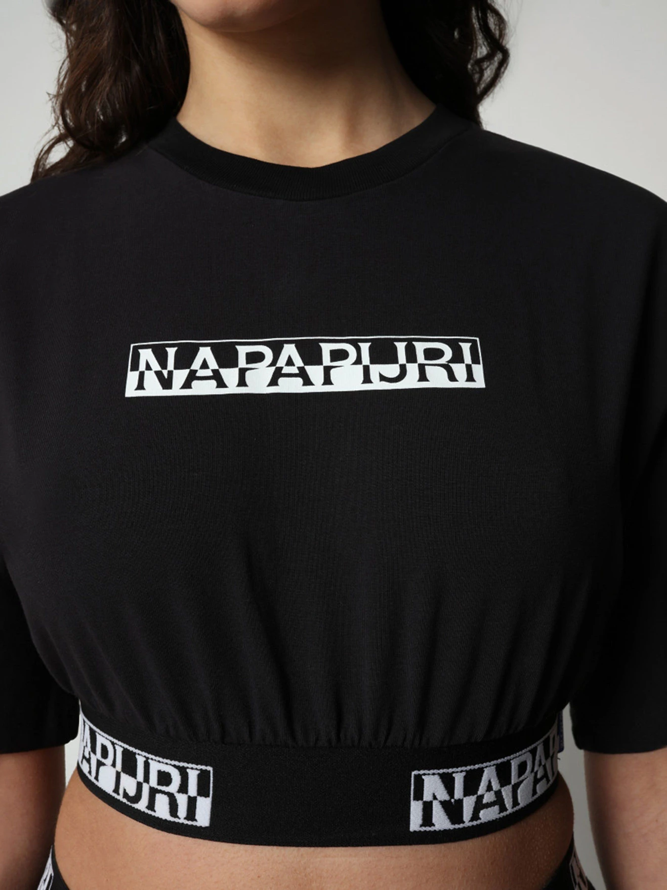 Футболки и поло Napapijri S-Box модель NP0A4FCO0411 Футболки и поло Napapijri S-Box модель NP0A4FCO0411 Фото