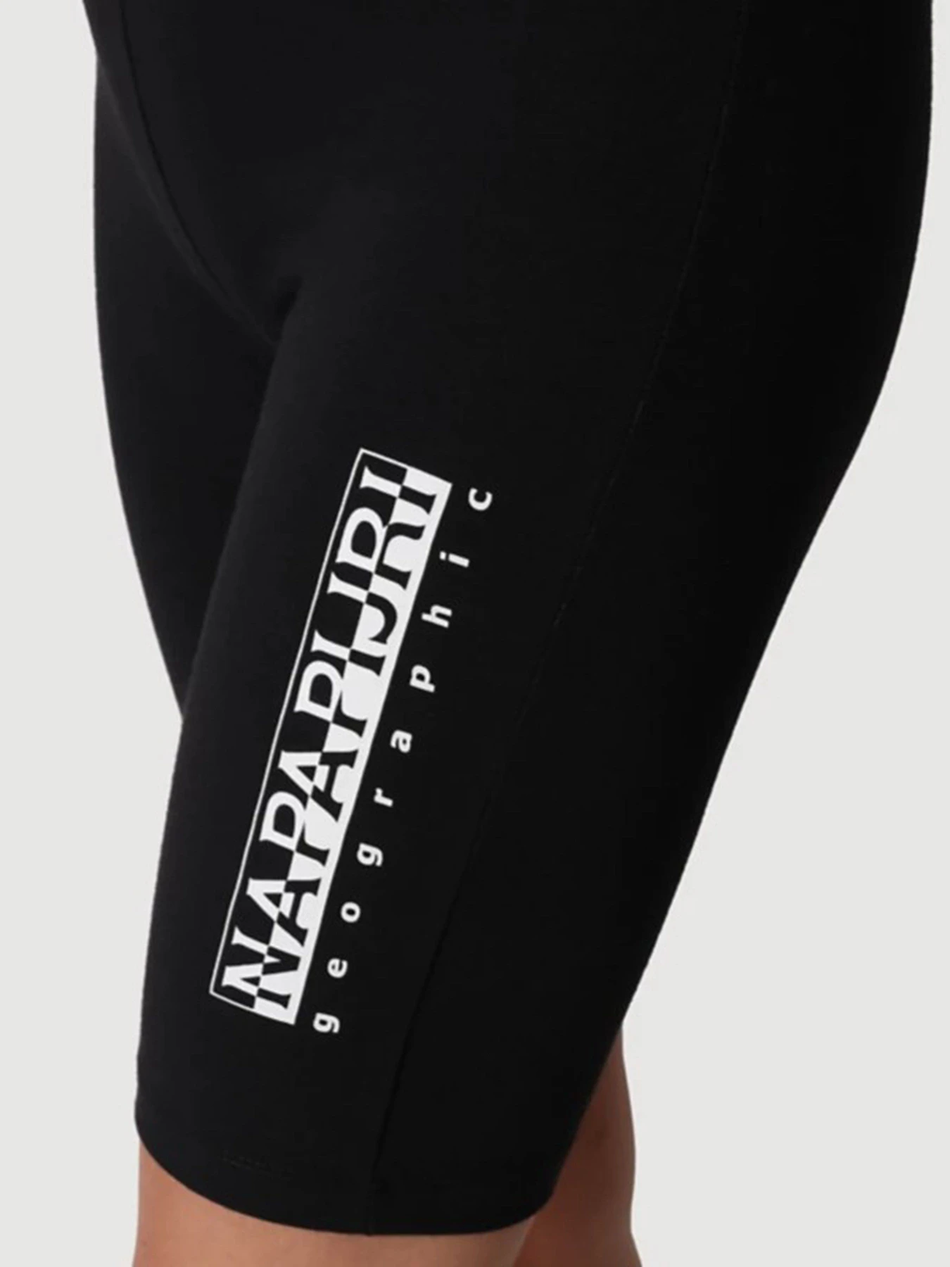 Шорты Napapijri N-BOX LEGGINGS 1 модель NP0A4FVC0411 Шорты Napapijri N-BOX LEGGINGS 1 модель NP0A4FVC0411 Фото