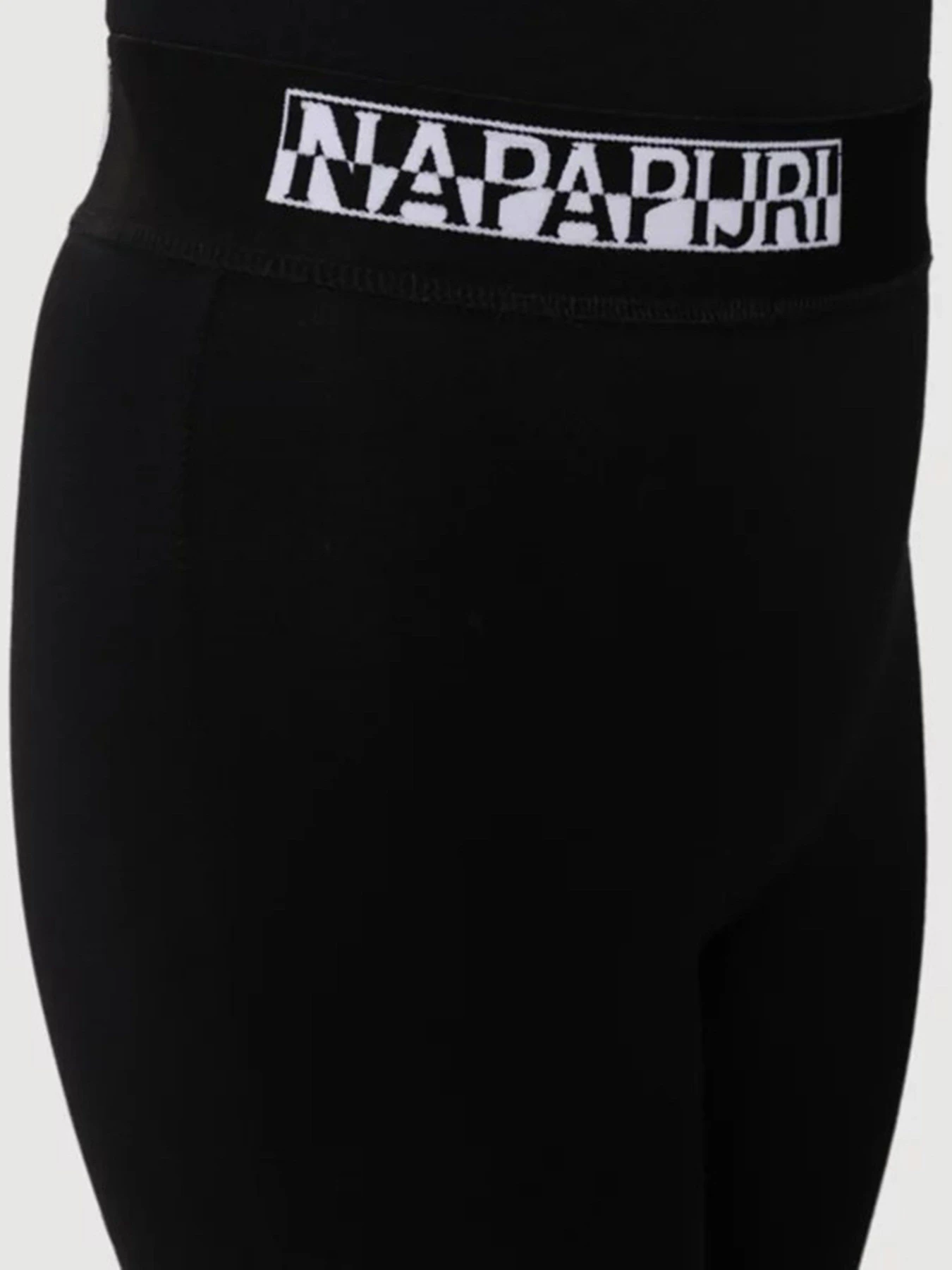 Шорты Napapijri N-BOX LEGGINGS 1 модель NP0A4FVC0411 Шорты Napapijri N-BOX LEGGINGS 1 модель NP0A4FVC0411 Фото