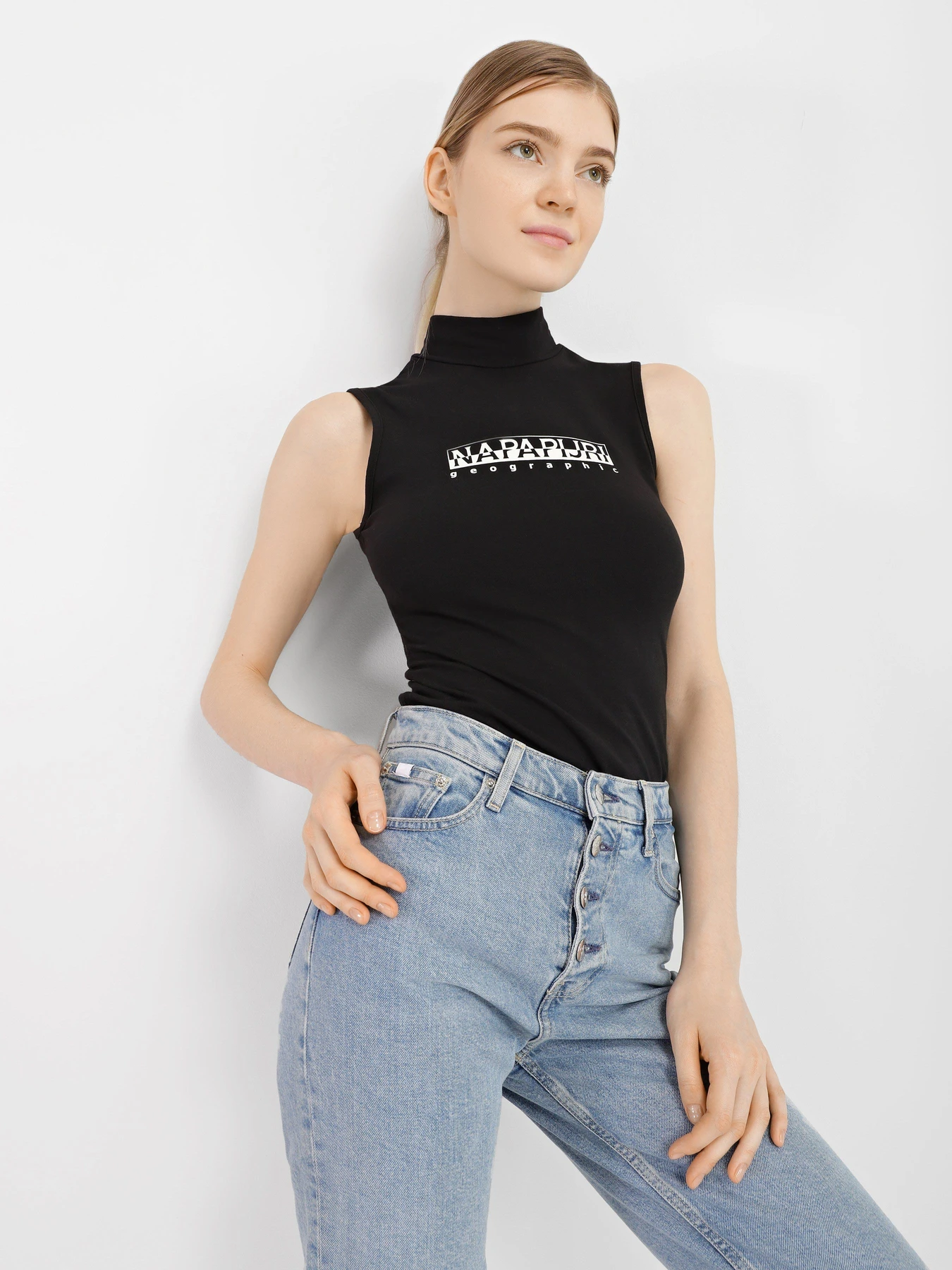 Боди и корсеты Napapijri Box Turtle Neck модель NP0A4G980411 Боди и корсеты Napapijri Box Turtle Neck модель NP0A4G980411 Фото