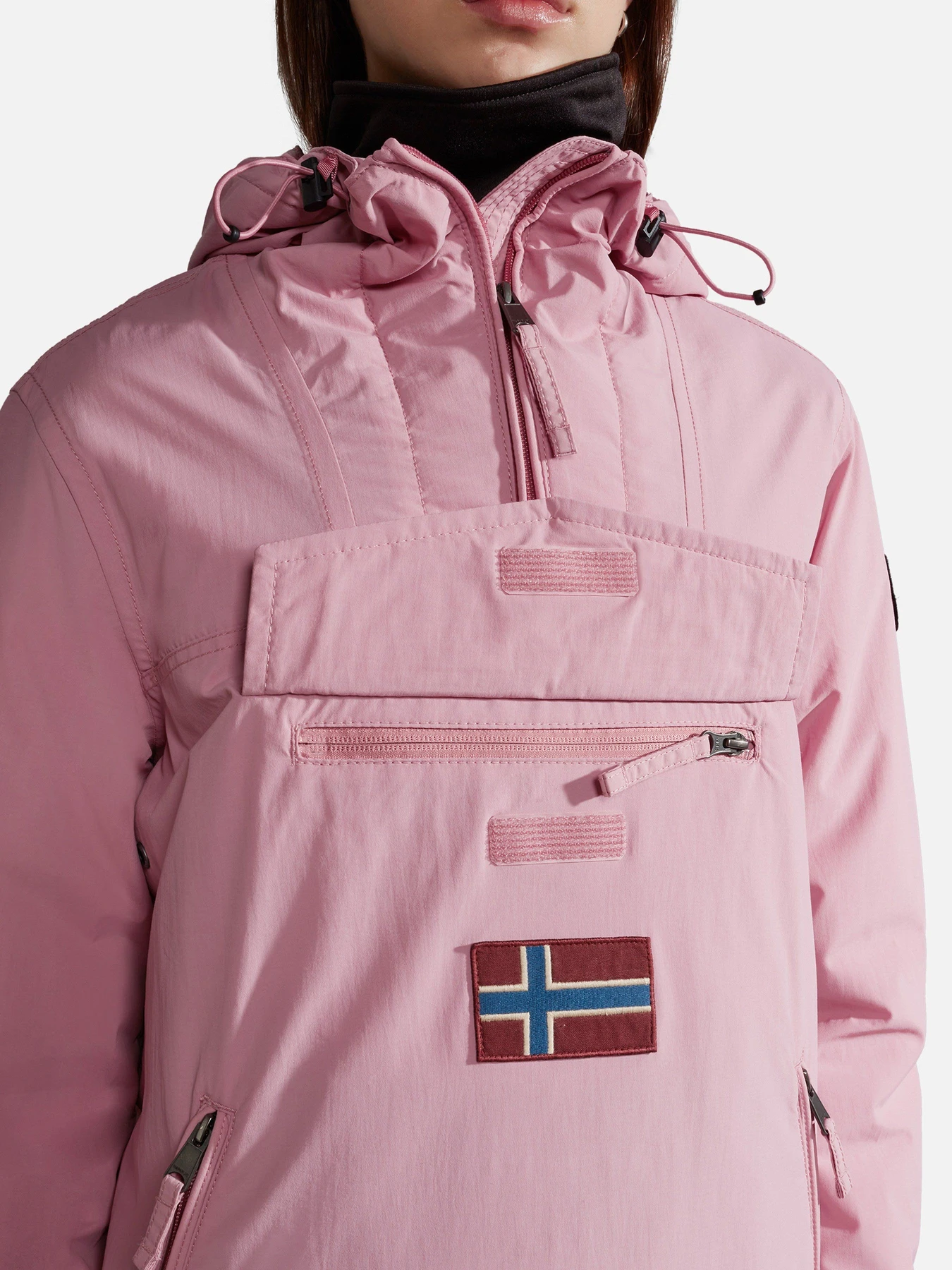 Куртки и дубленки Napapijri Rainforest Pocket Winter Anorak модель NP0A4GM6P871 Куртки и дубленки Napapijri Rainforest Pocket Winter Anorak модель NP0A4GM6P871 Фото