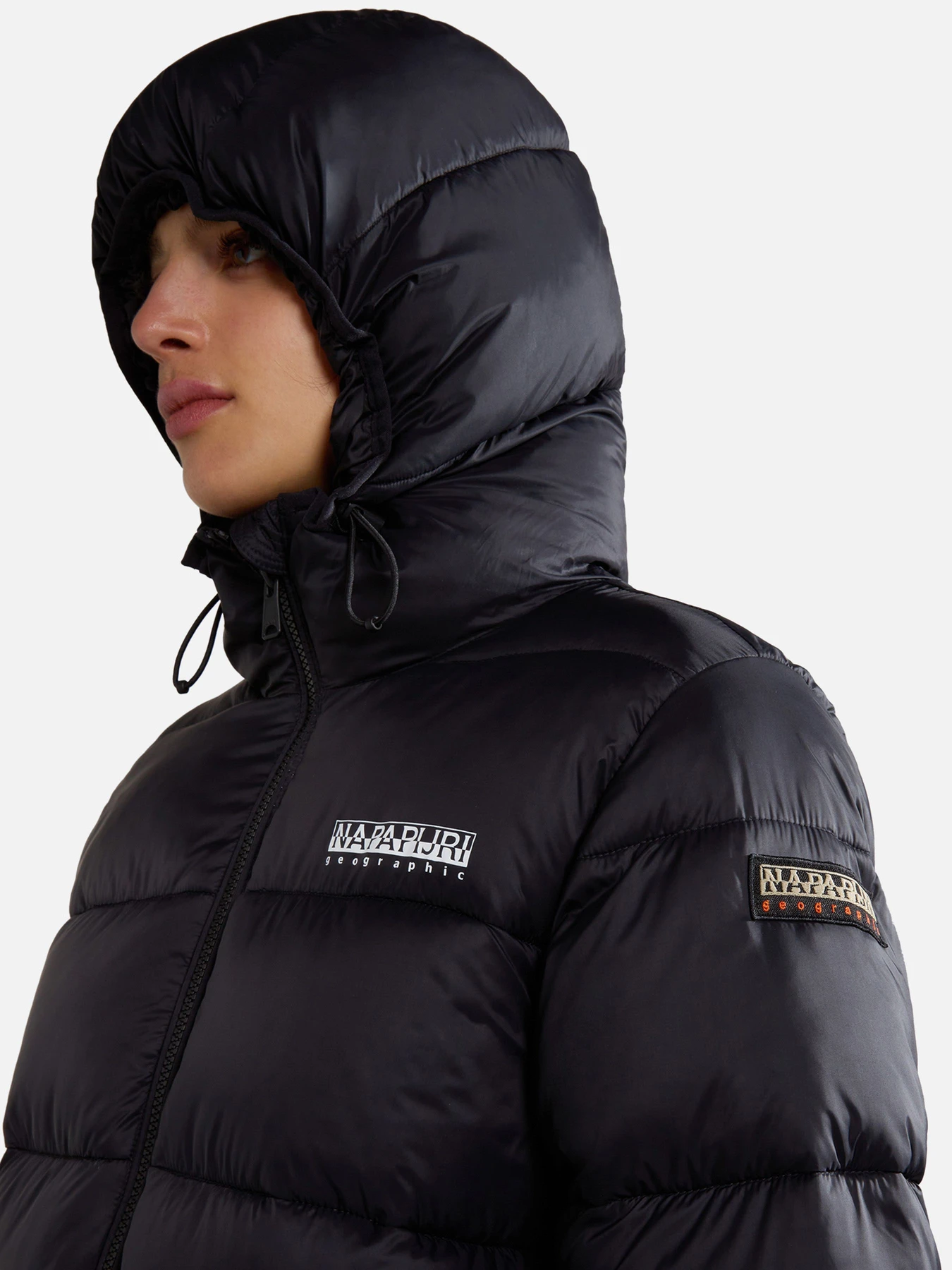 Куртки и дубленки Napapijri Box Medium Puffer модель NP0A4HCP0411 Куртки и дубленки Napapijri Box Medium Puffer модель NP0A4HCP0411 Фото