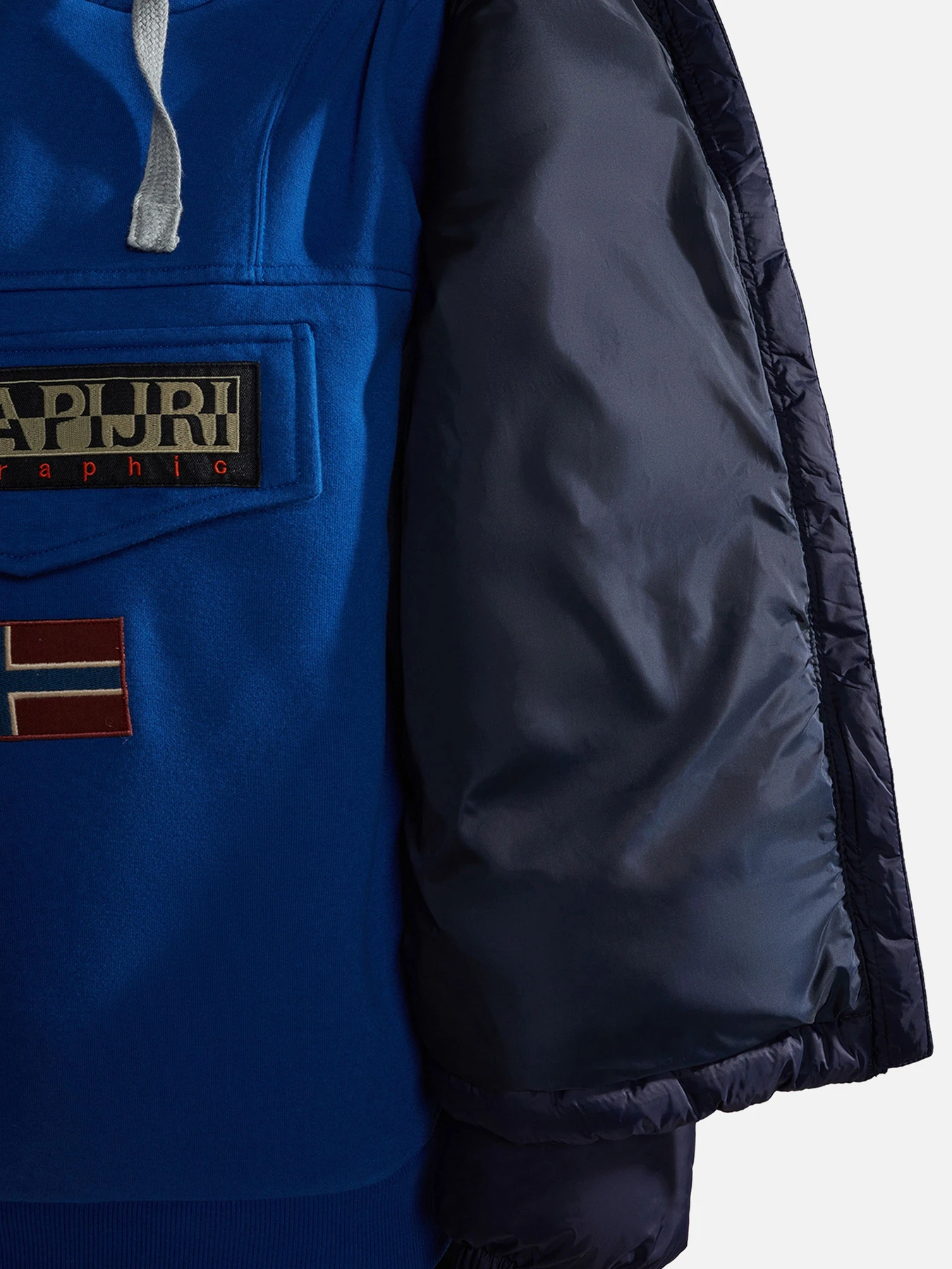 Куртки и дубленки Napapijri Box Puffer модель NP0A4HJV1761 Куртки и дубленки Napapijri Box Puffer модель NP0A4HJV1761 Фото