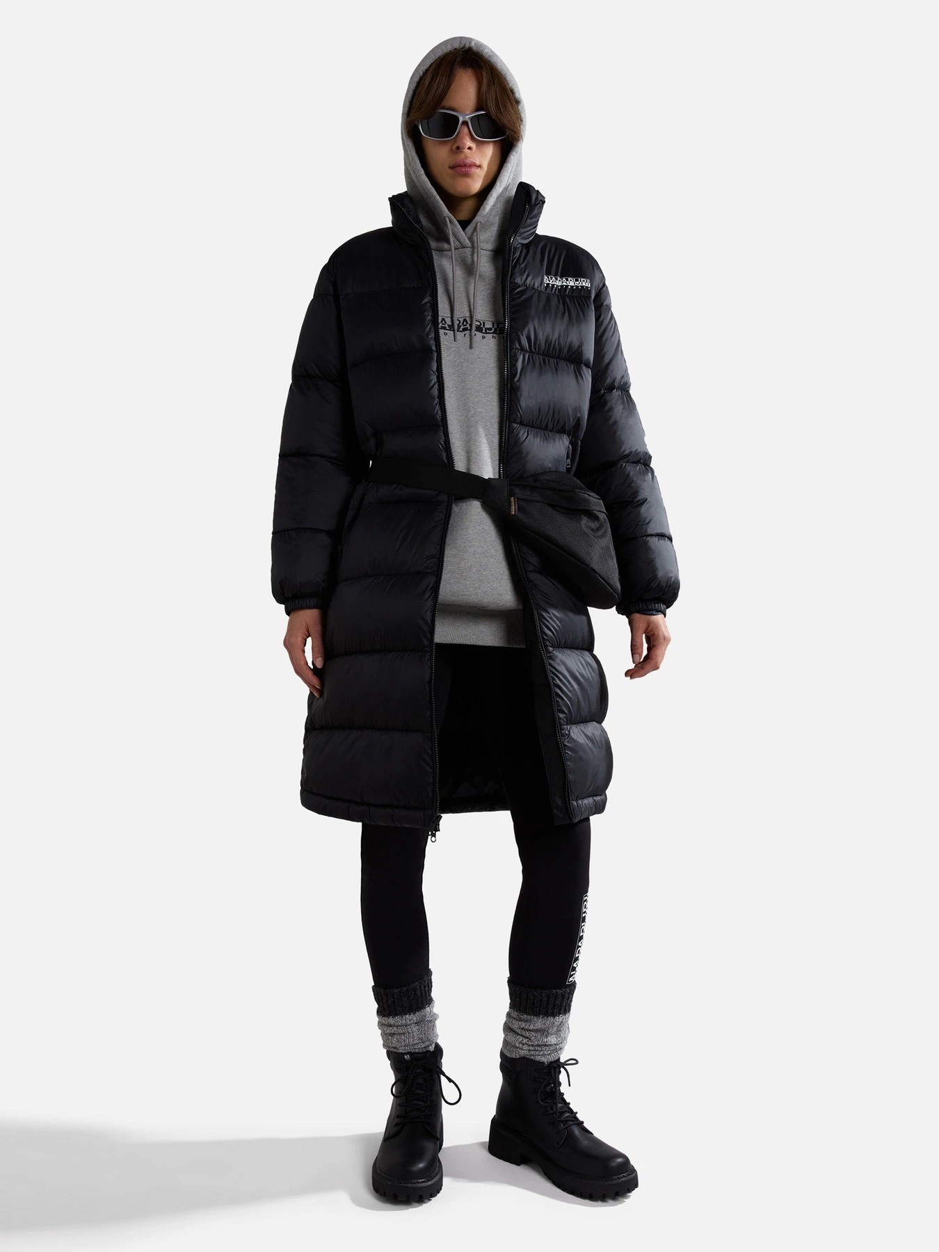 Куртки и дубленки Napapijri Box Long Puffer модель NP0A4HJW0411 Куртки и дубленки Napapijri Box Long Puffer модель NP0A4HJW0411 Фото