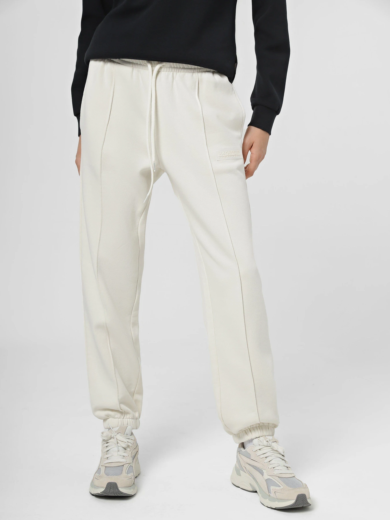 Брюки Napapijri Iaato Joggers модель NP0A4HD8N1A1 Брюки Napapijri Iaato Joggers модель NP0A4HD8N1A1 Фото