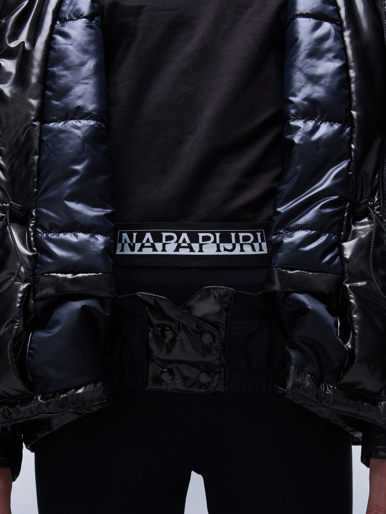 Куртки и дубленки Napapijri Skidoo Glare модель NP0A4HYW0411 Куртки и дубленки Napapijri Skidoo Glare модель NP0A4HYW0411 Фото