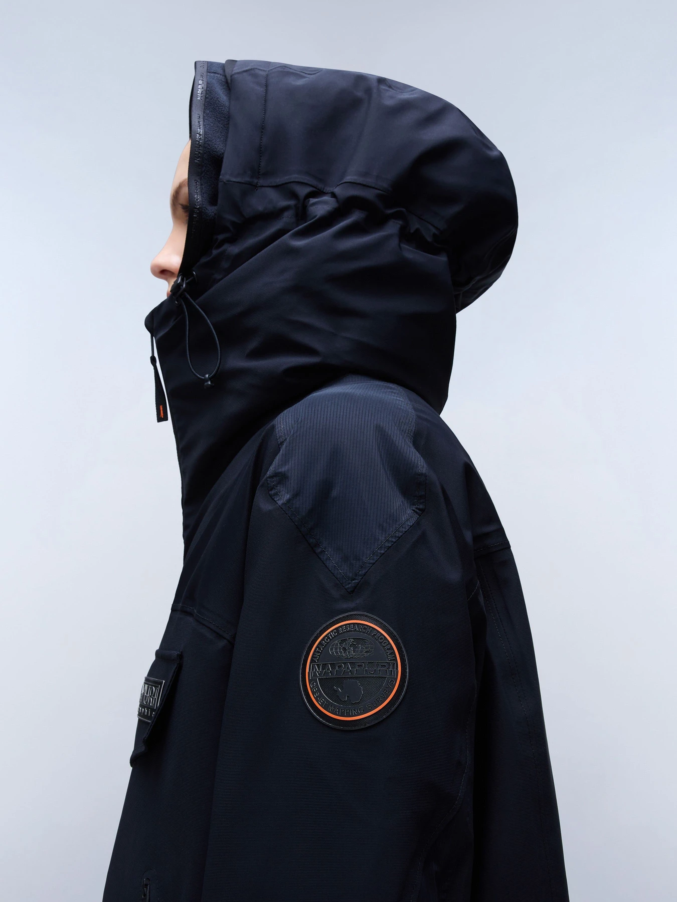 Куртки та дублянки Napapijri Rainforest Tech модель NP0A4IAD0411 Куртки та дублянки Napapijri Rainforest Tech модель NP0A4IAD0411 Фото